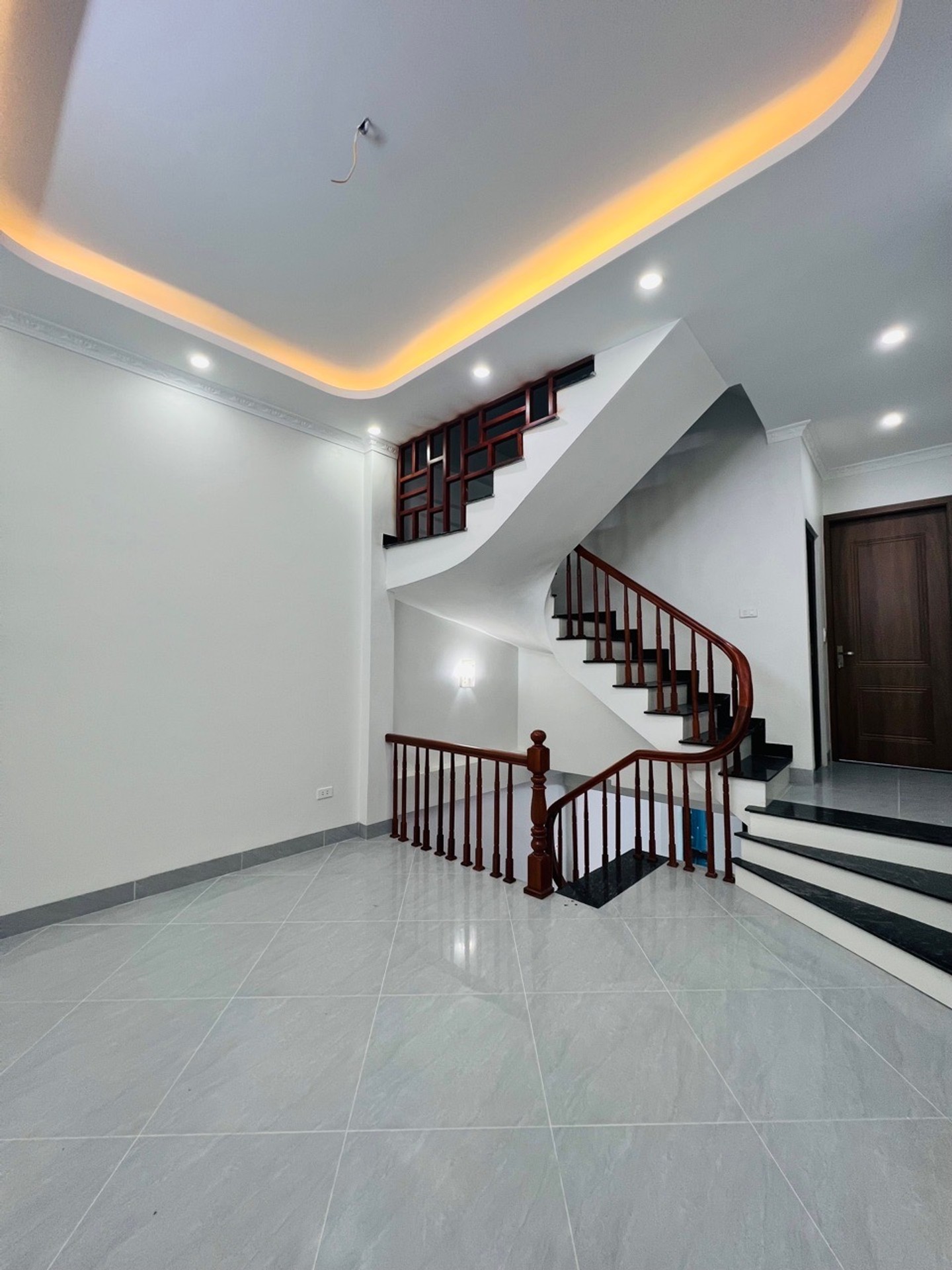 Bán nhà 5 tầng phố Lụa, diện tích 38.4m², giá 9.2 tỷ