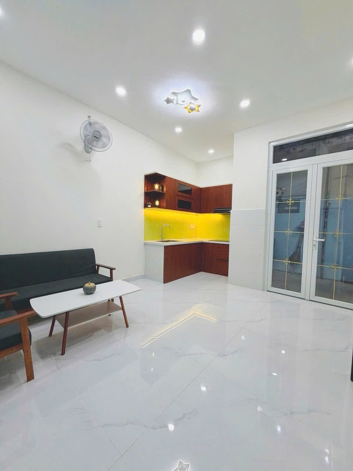 Bán nhà 5 tầng , hẻm ô tô, gồm 3 Phòng Ngủ , ngang 4m, trường chinh, Tân Bình. Giá 3.68 tỷ