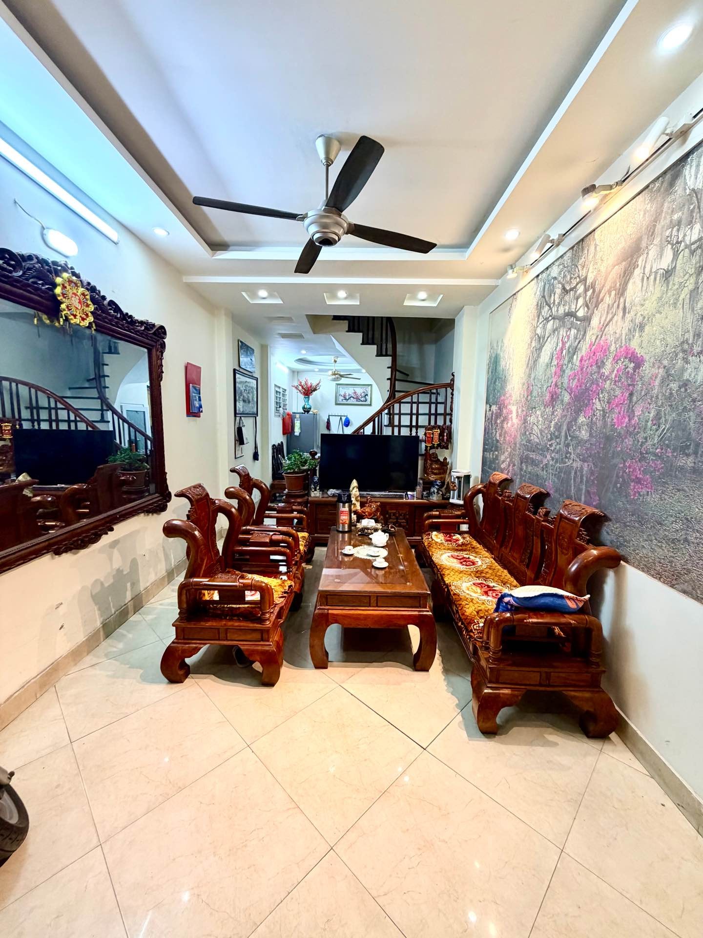 Bán GẤP Nhà 5 tầng lô góc 3 mặt thoáng tại phố Kim Ngưu, gần Lạc Trung, 45m2, 11.5 tỷ