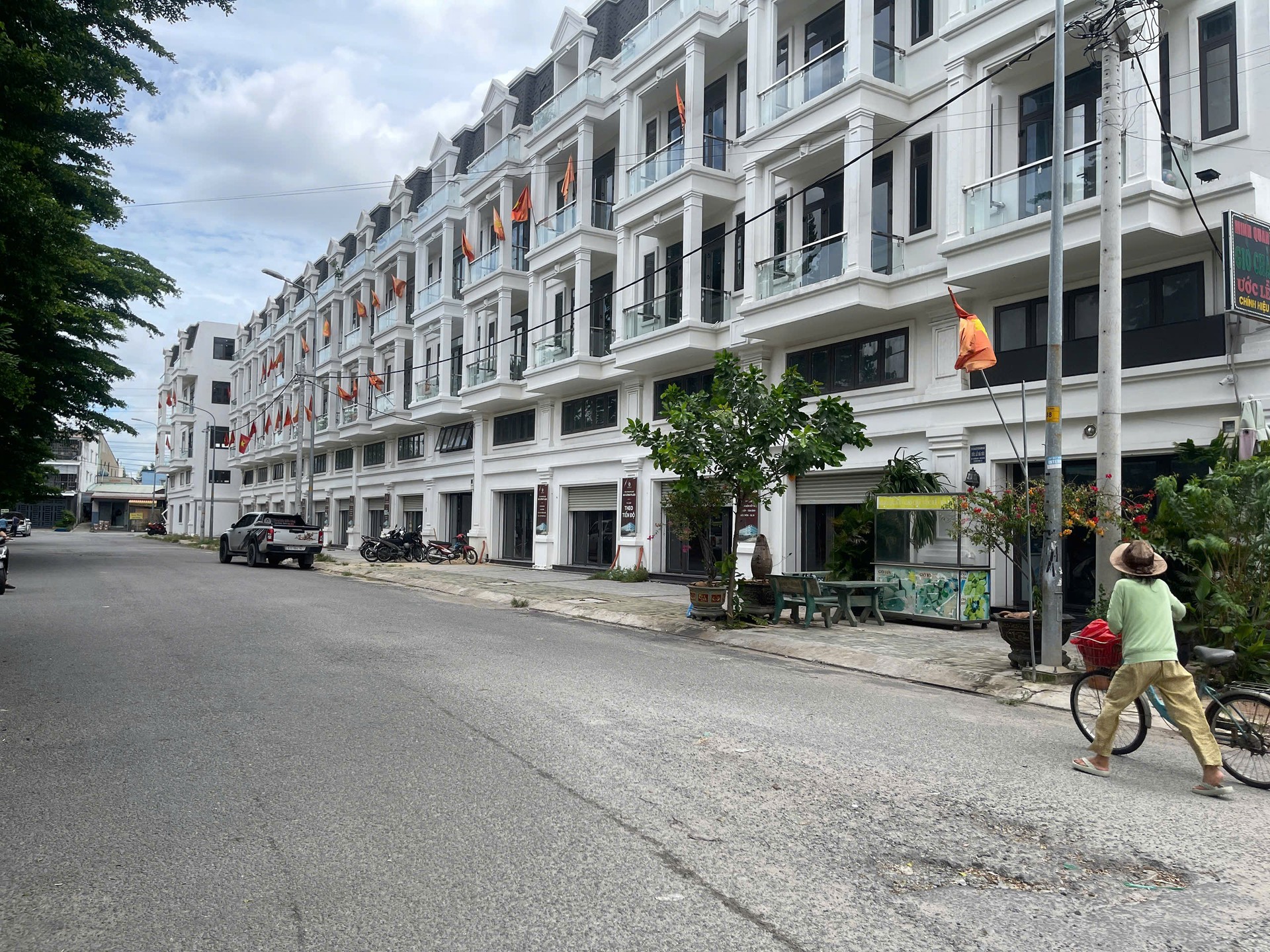 Shophouse đỉnh An Sương giá hợp lý, kinh doanh tuyệt vời
