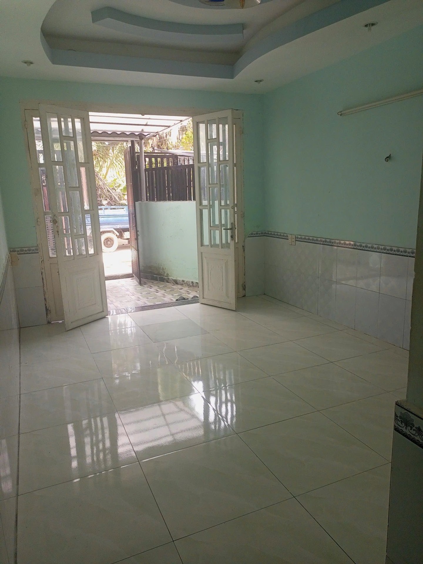 Nhà riêng 2 tầng, hẻm xe hơi rộng 6m tại khu vực Nhà Bè