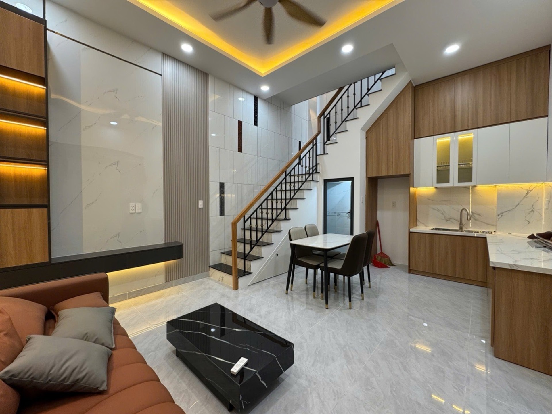 HÀNG HIẾM – 25m2 - NHÀ 3 TẦNG – NGANG 5M – TRẦN XUÂN SOẠN - 4,98 Tỷ