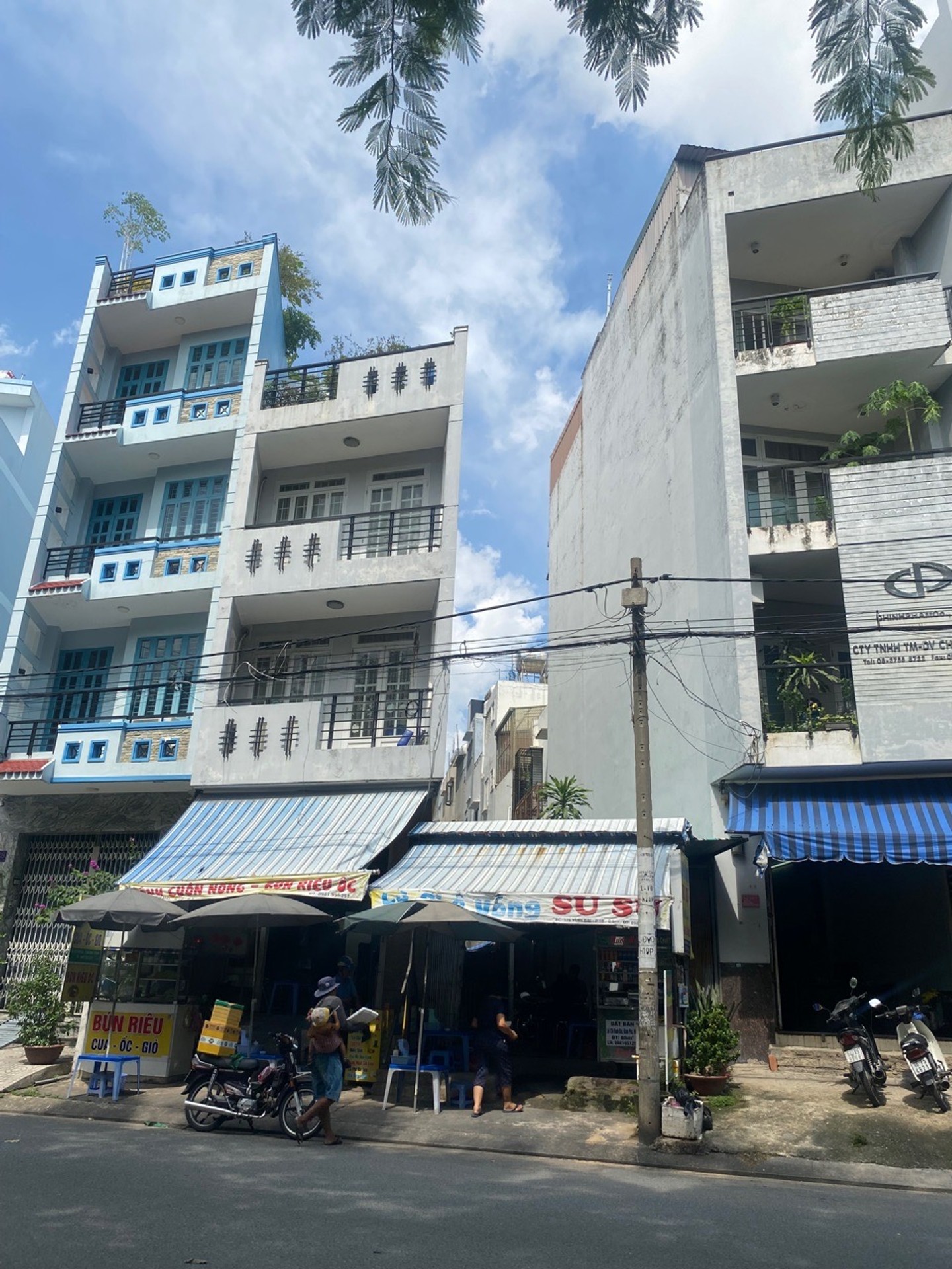 Bán nhà mặt phố 85m² tại Quận 6 hướng Tây Nam, sổ hồng riêng, đối diện công viên