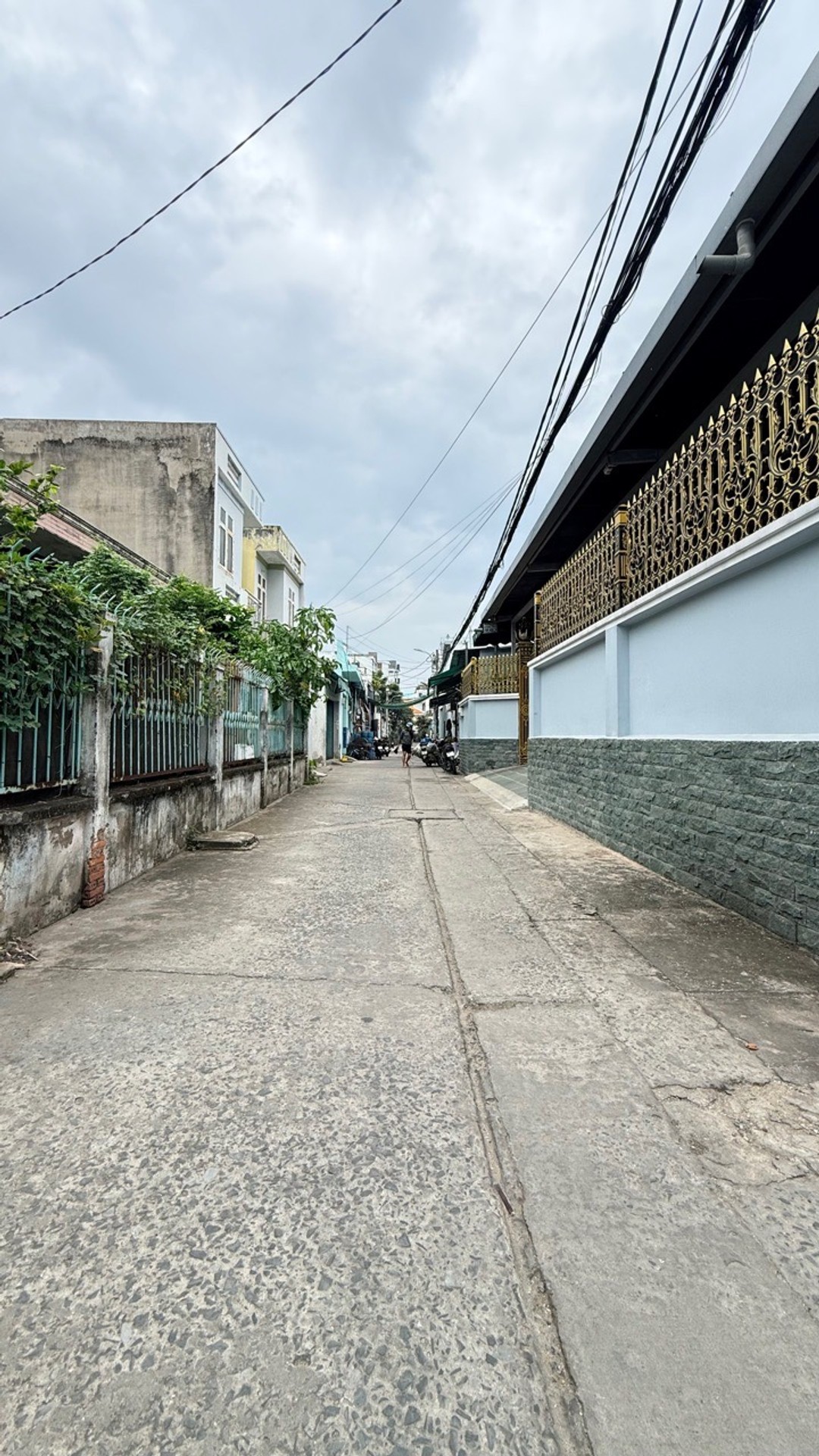 Nhà ngang rộng, kinh doanh đỉnh, giá tốt tại Lê Văn Quới