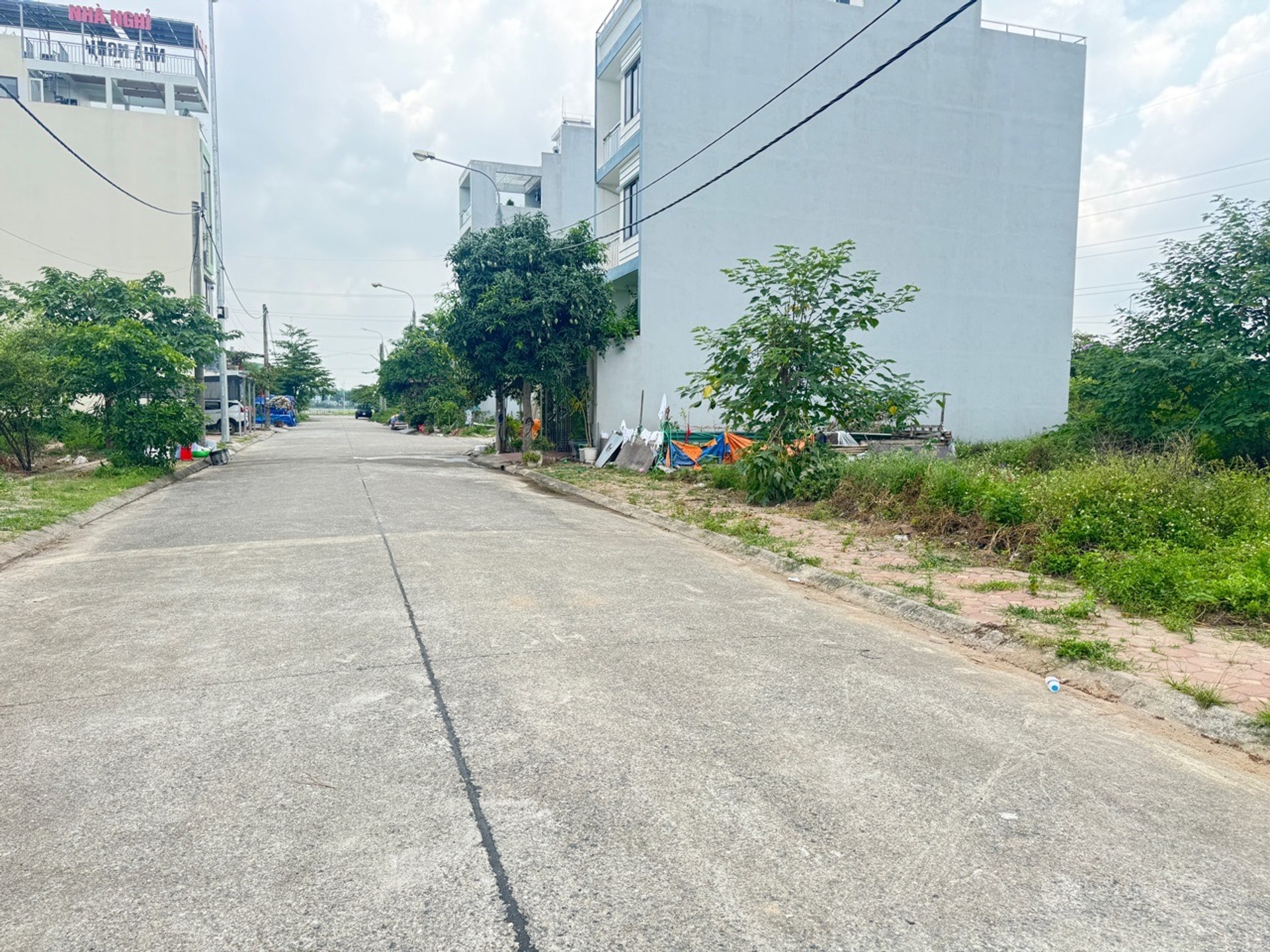 HÀNG HIẾM X2 ĐỒNG NHÂN – 80M² – 3 Ô TÔ TRÁNH – VỈA HÈ RỘNG – SÁT QL5 HOÀNG SA - VÀI PHÚT QUA PHỐ