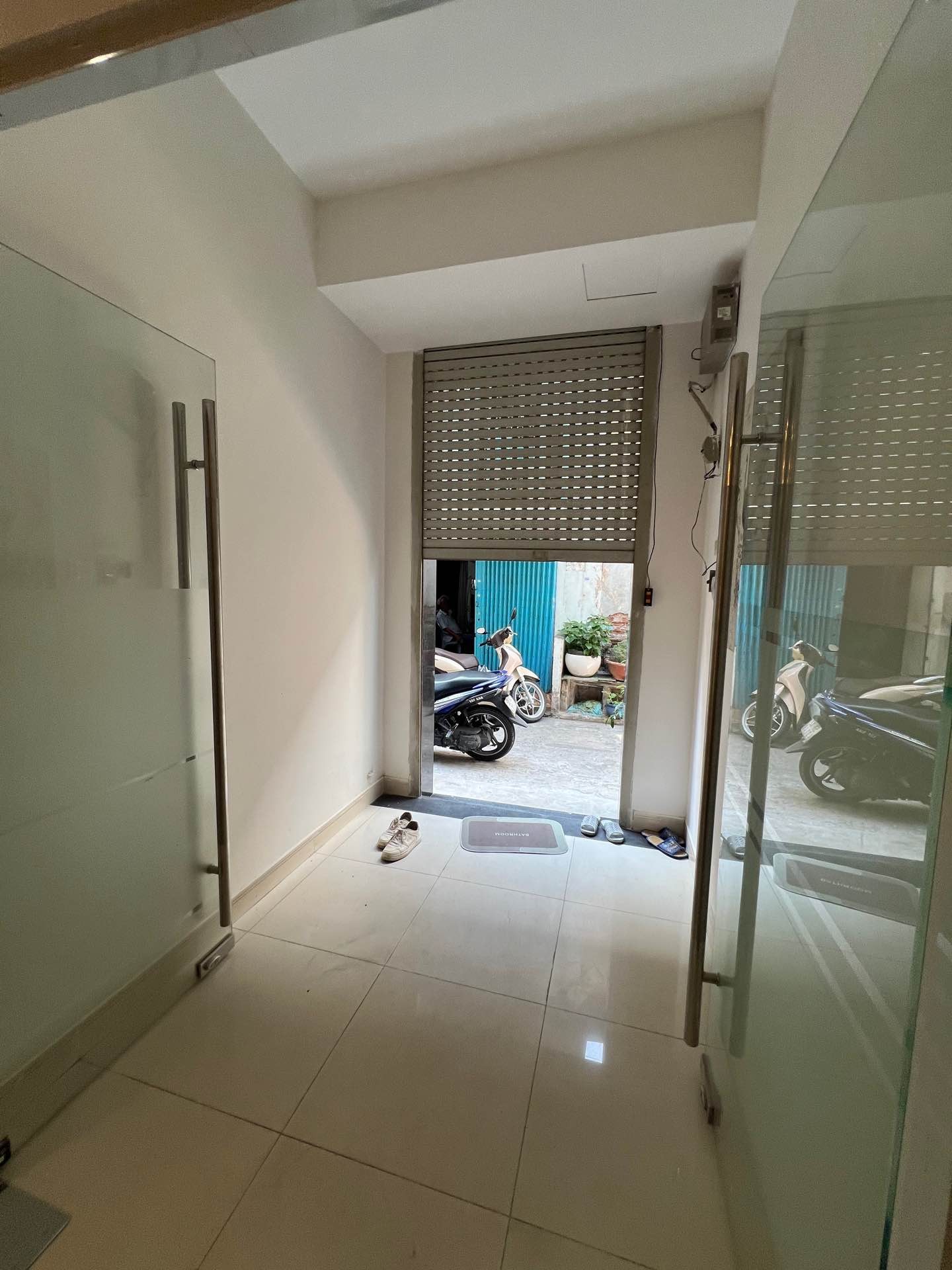 Nhà đẹp, hiện đại ngay trung tâm Quận 10, giá siêu hấp dẫn
