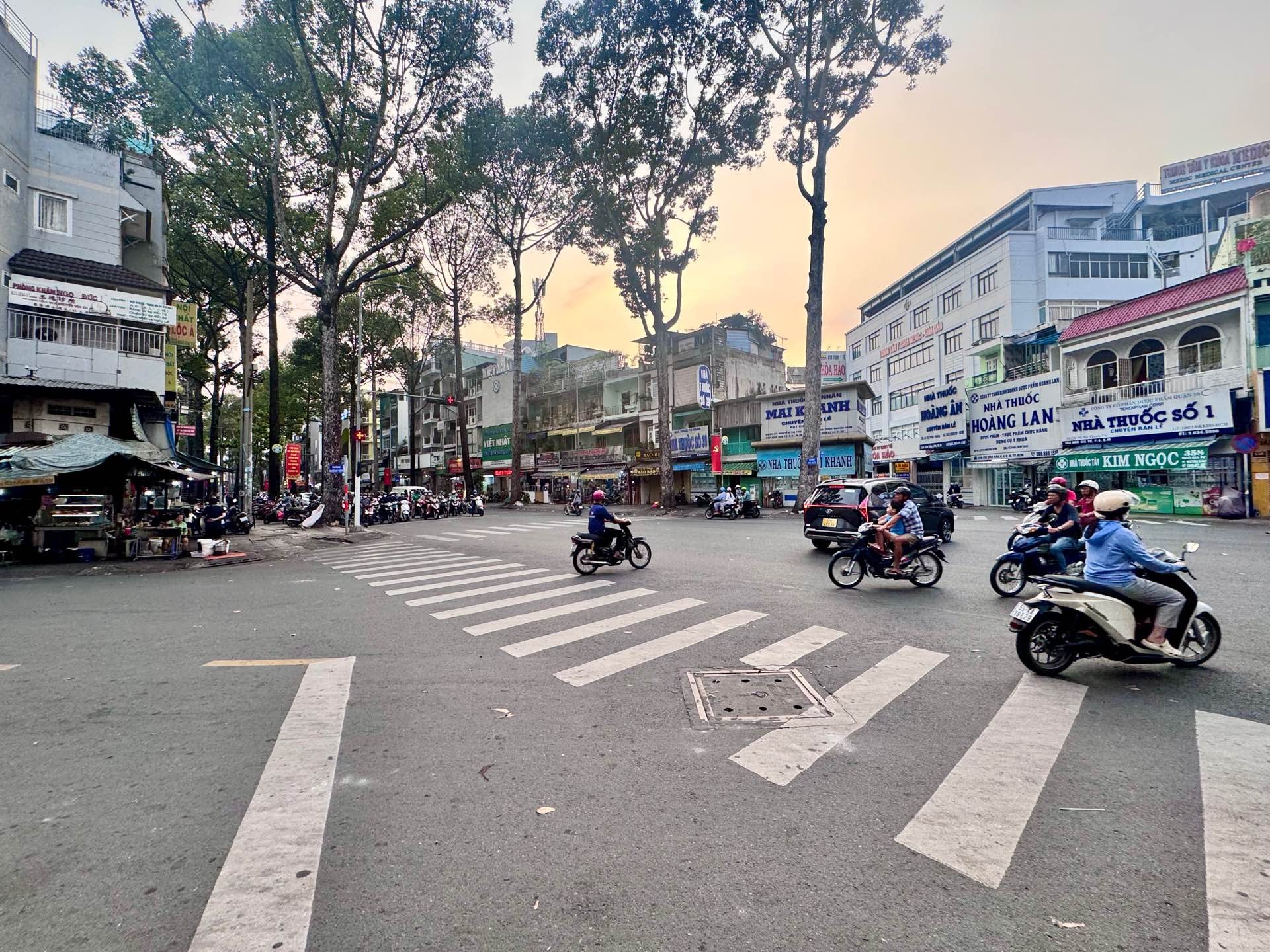 Cơ hội vàng sở hữu nhà mặt phố kinh doanh quận 10 giá tốt không thể bỏ lỡ