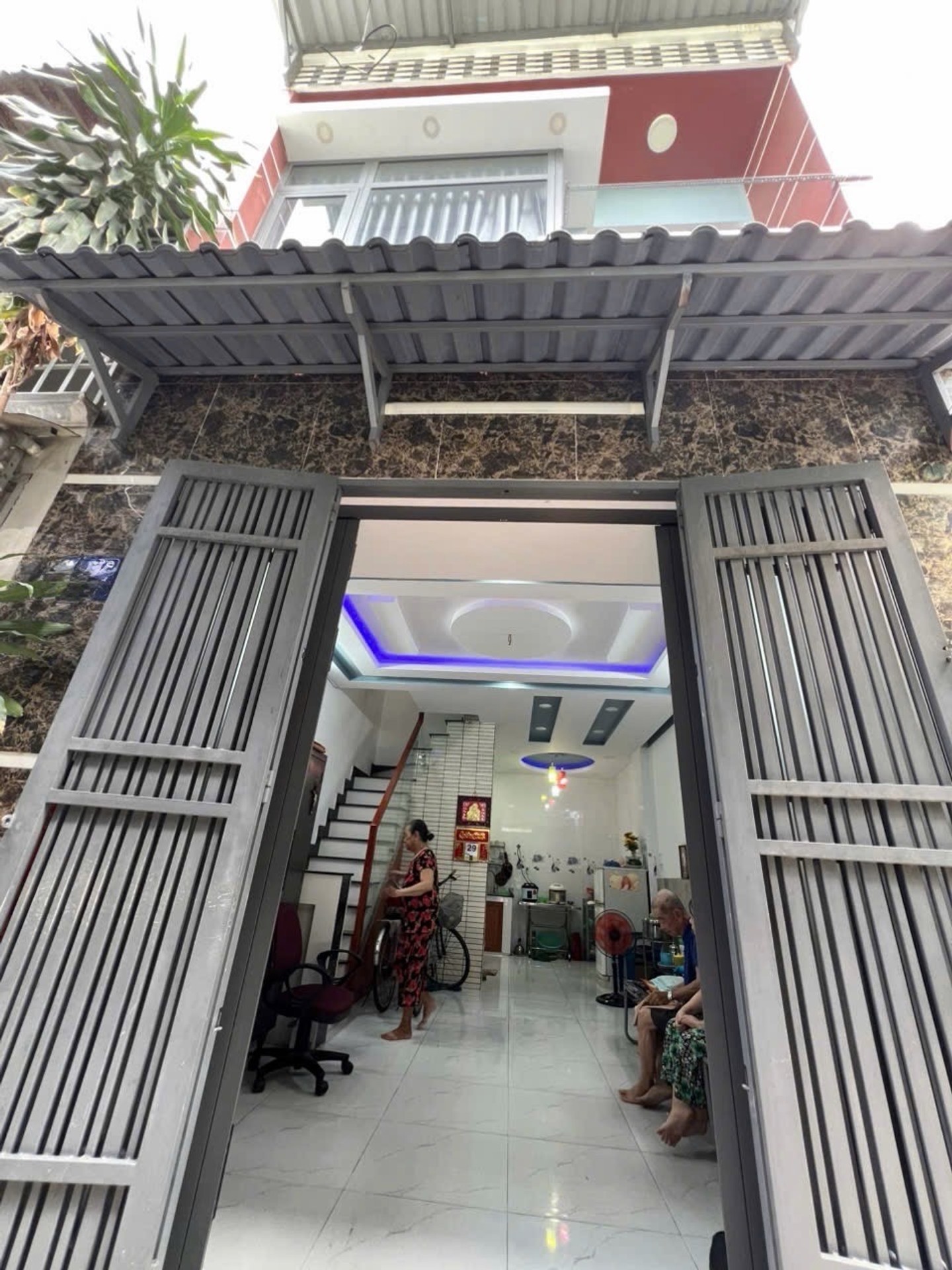 Nhà mới đường gò xoài , 2 tầng , 33m2 , Chỉ nhỉnh 3.7 Tỷ .

- 4 x 8,2m , 2PN , 2WC