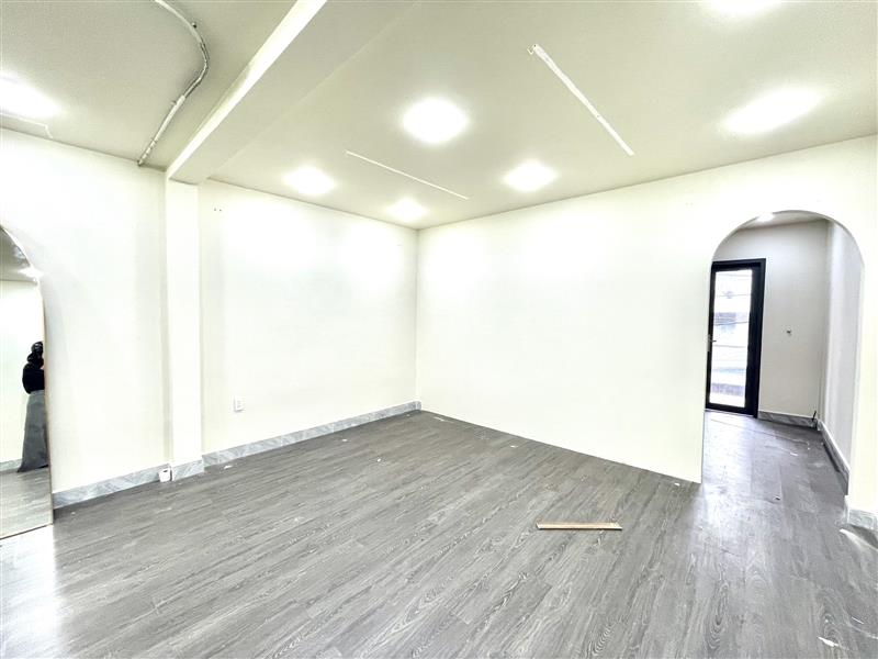 Nhà 2 tầng góc 2 mặt hẻm trung tâm Quận 10