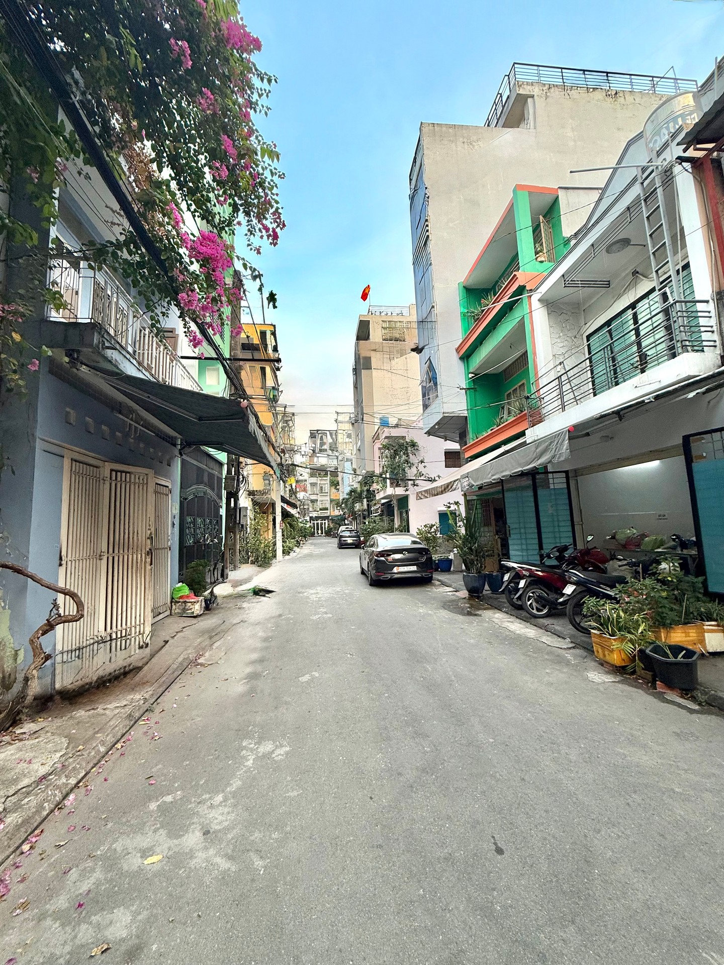 Bán nhà riêng 2 tầng 56,5m2 tại Phường Tân Hòa, Lạc Long Quân, căn góc mặt tiền 4m