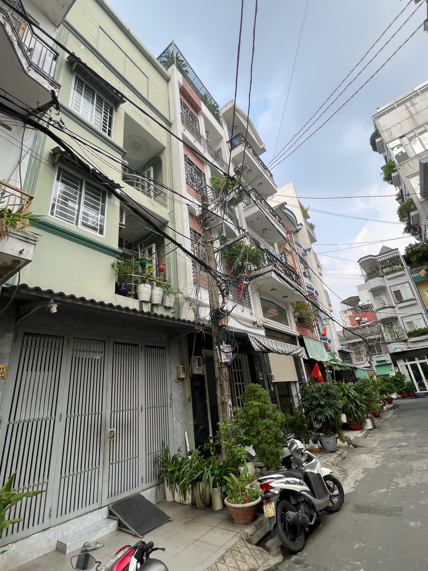 Bán nhà 52M2-4Tầng-Lạc long quân-p.9-Tân Bình-11tỷ5