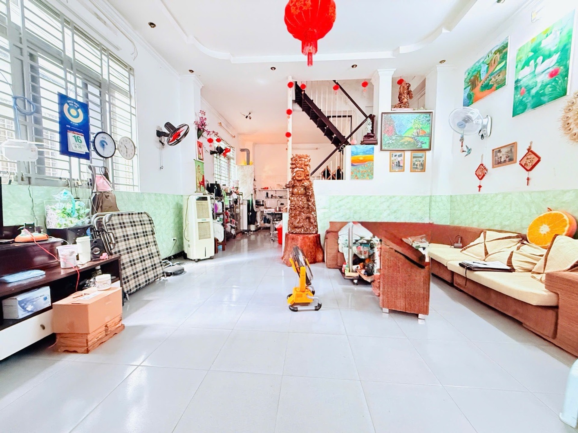 Nhà đẹp Tân Bình xe hơi đậu tận cửa, 3 tầng rộng rãi
