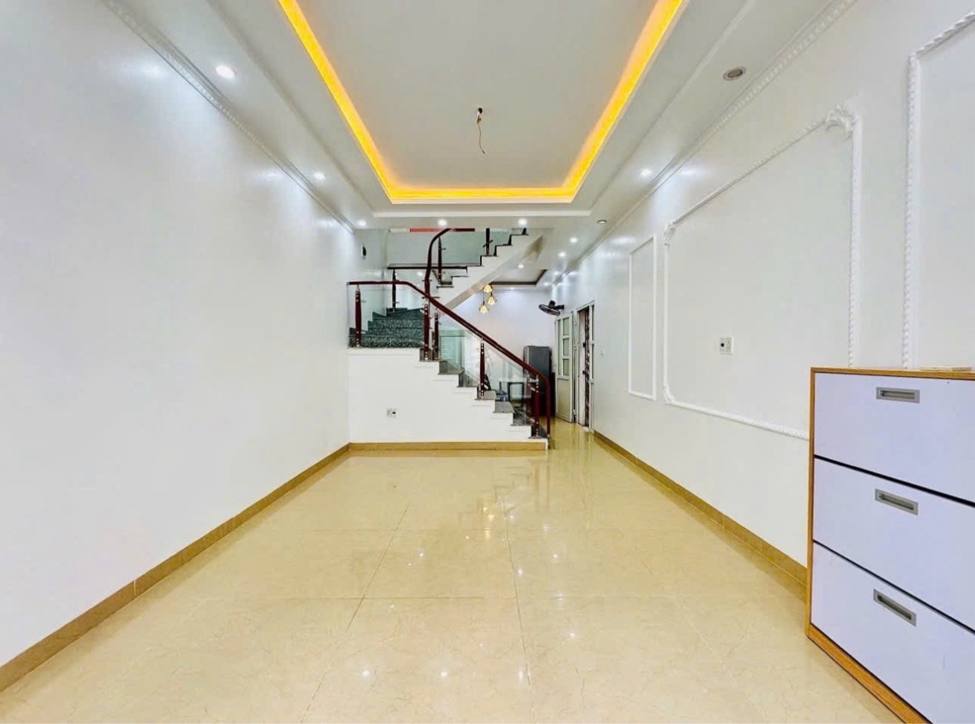 Bán nhà riêng 3 tầng lô góc tại xã Phương Lưu, diện tích 47 m2, pháp lý cơ sở