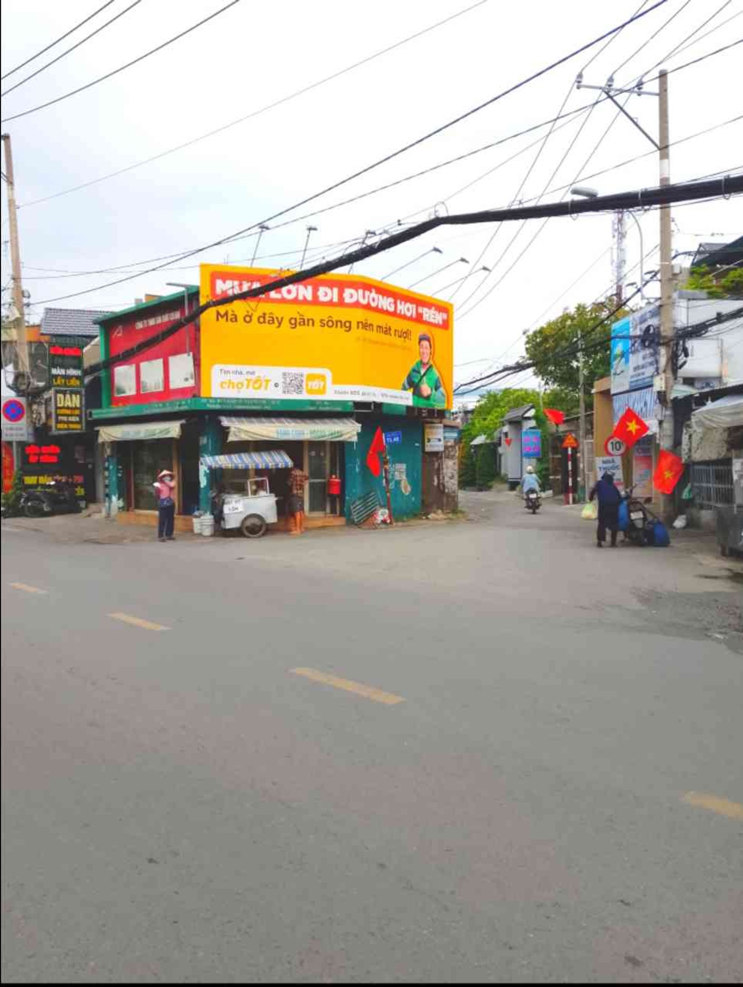 Nhà riêng 3 tầng hướng Tây Nam tại quận 12, TP. Hồ Chí Minh
