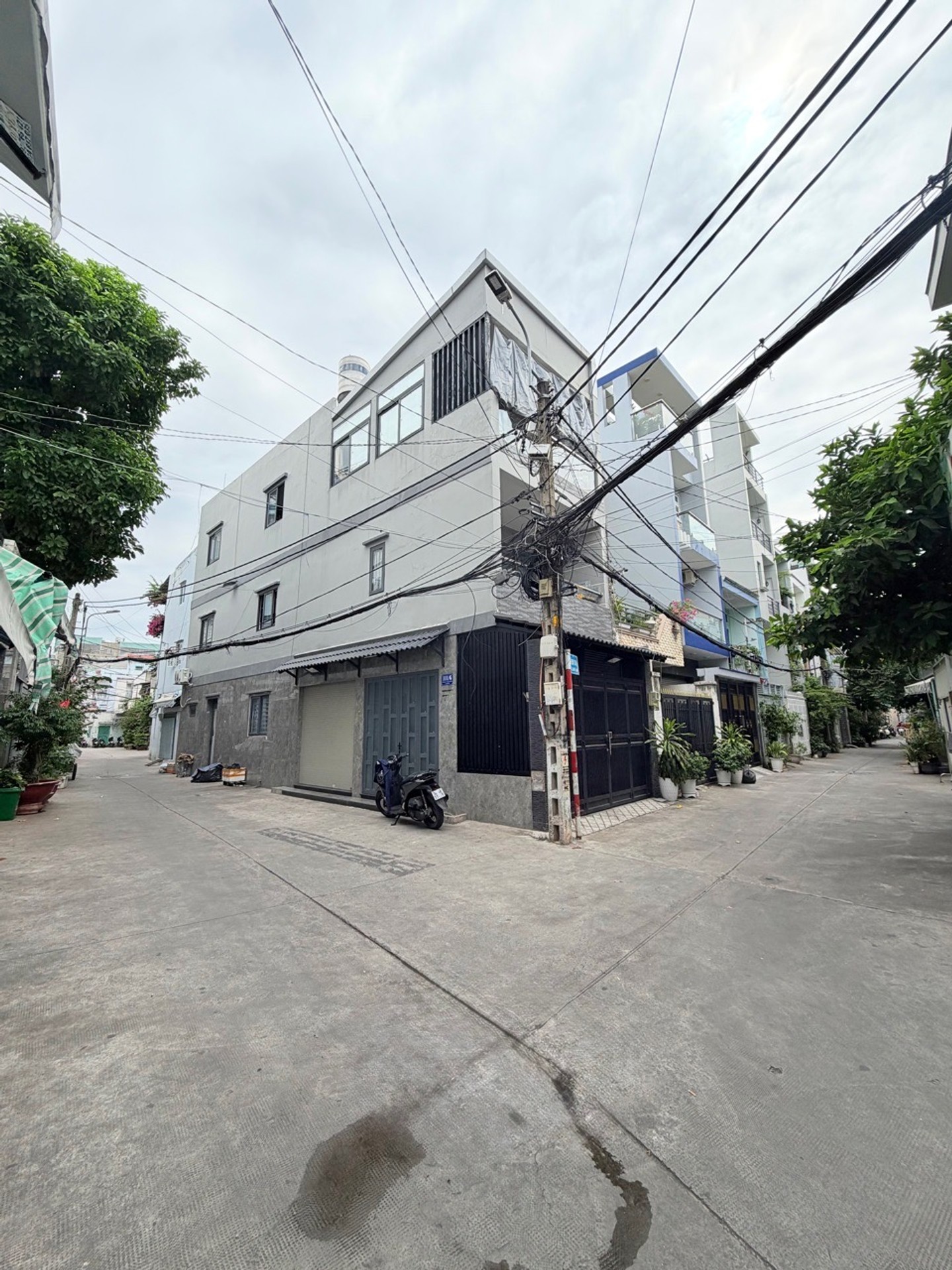 Nhà Góc 3 Tầng Thoáng Mát Tại Vườn Lài Giá Hấp Dẫn
