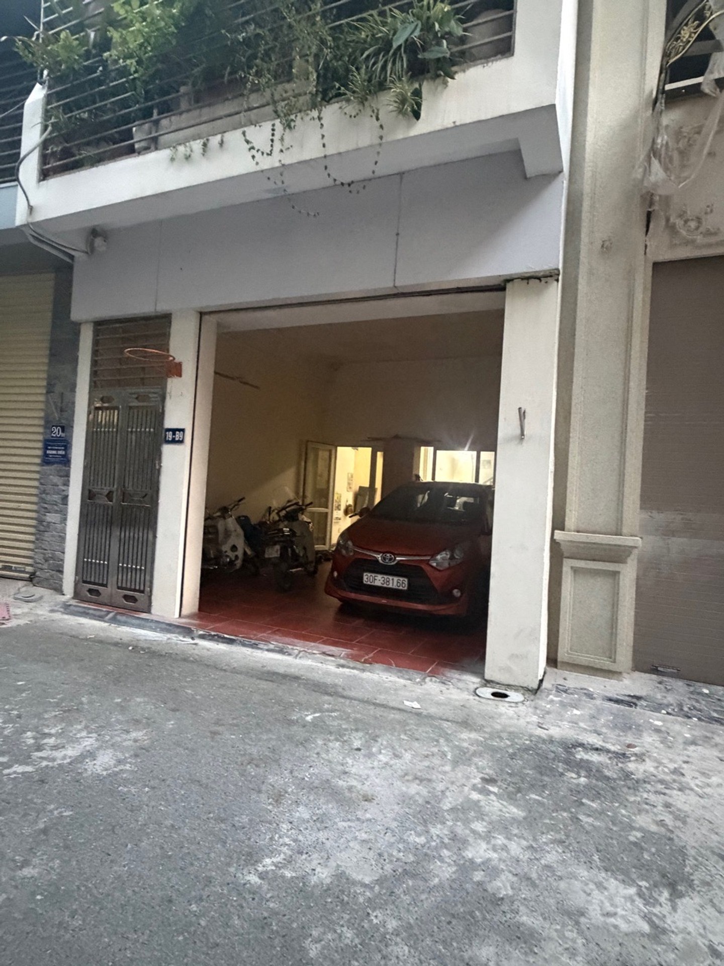 Bán nhà mặt phố tại trung tâm Gia Lâm Long Biên HN diện tích 72m2, ô tô đỗ cửa, pháp lý đầy đủ