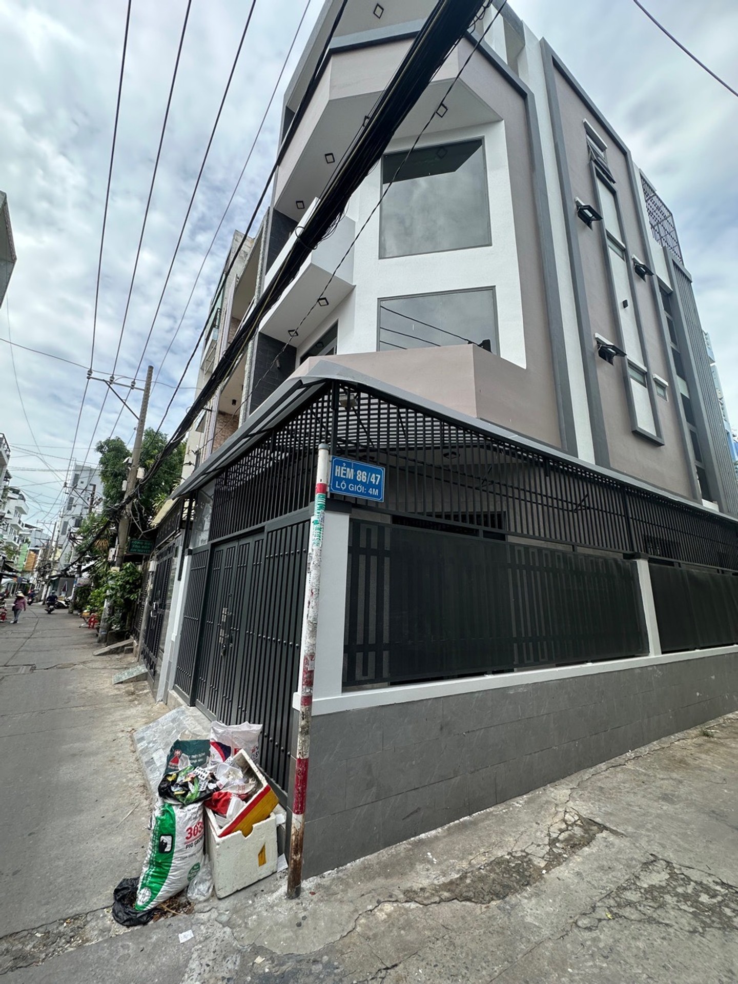 BÁN NHÀ HẺM Ô TÔ THÔNG - CHỈ NHÍC 100Tr/M2 – GIÁ TRỊ XÂY MỚI CAO - TRUNG TÂM