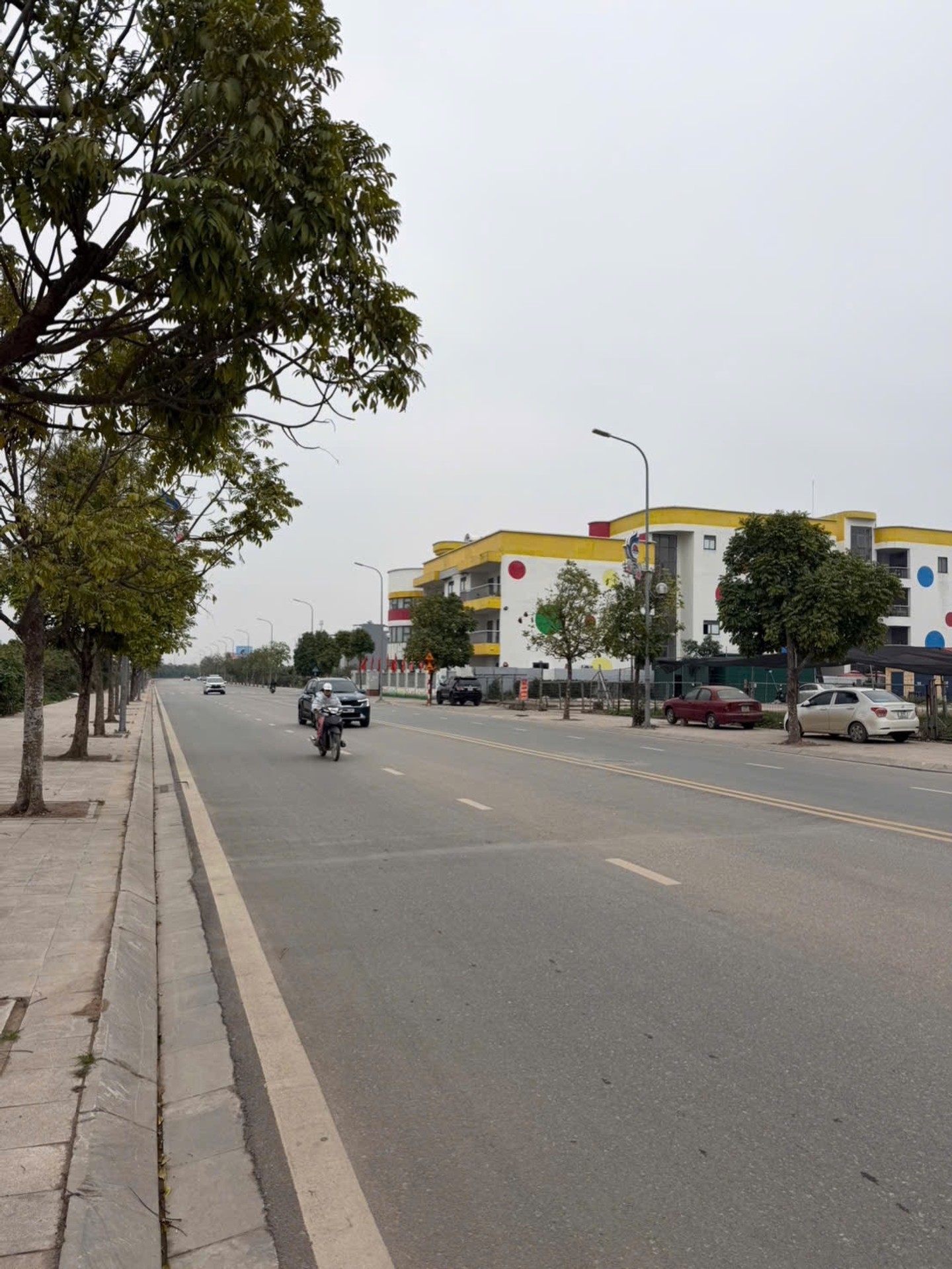 Bán đất đấu giá trung tâm phường Cự Khối, mặt tiền 5m, giá 16,8 tỷ