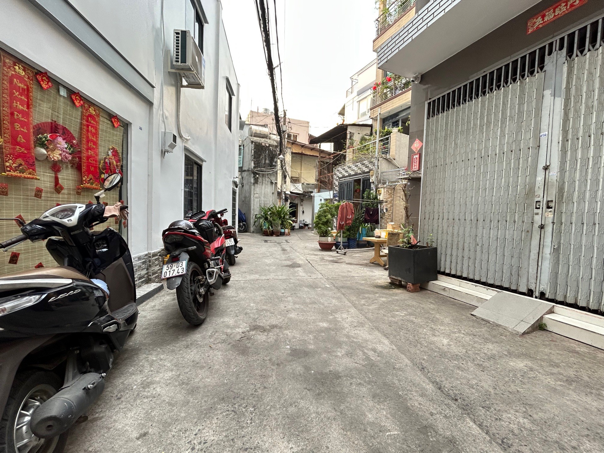 Nhà 2 Tầng Gần Trung Tâm Quận 10, Xe Hơi Vào Nhà