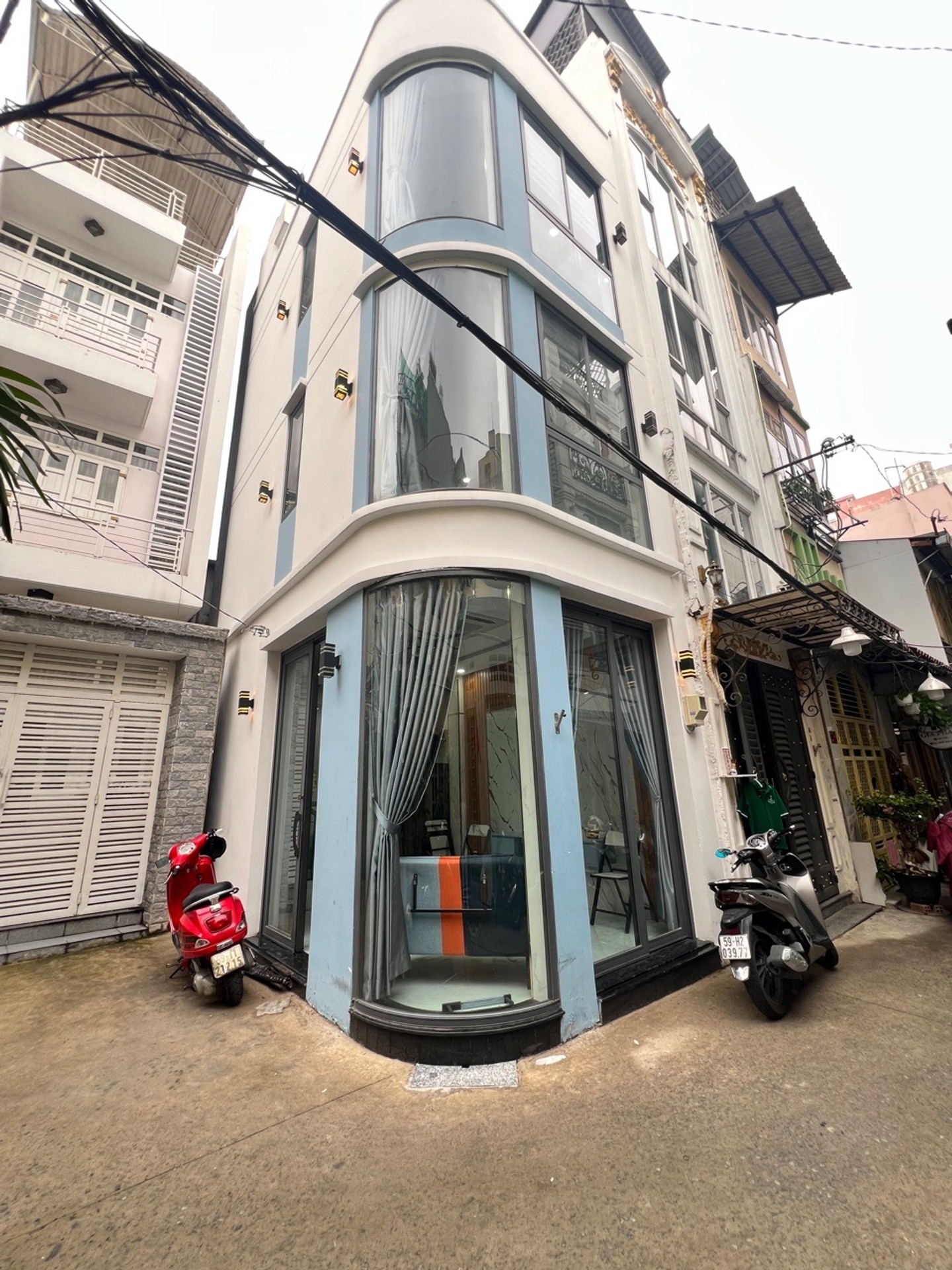 NHÀ HẺM XE HƠI TRẦN BÌNH TRỌNG – QUẬN 5 | CĂN GÓC 2 MẶT TIỀN HẺM