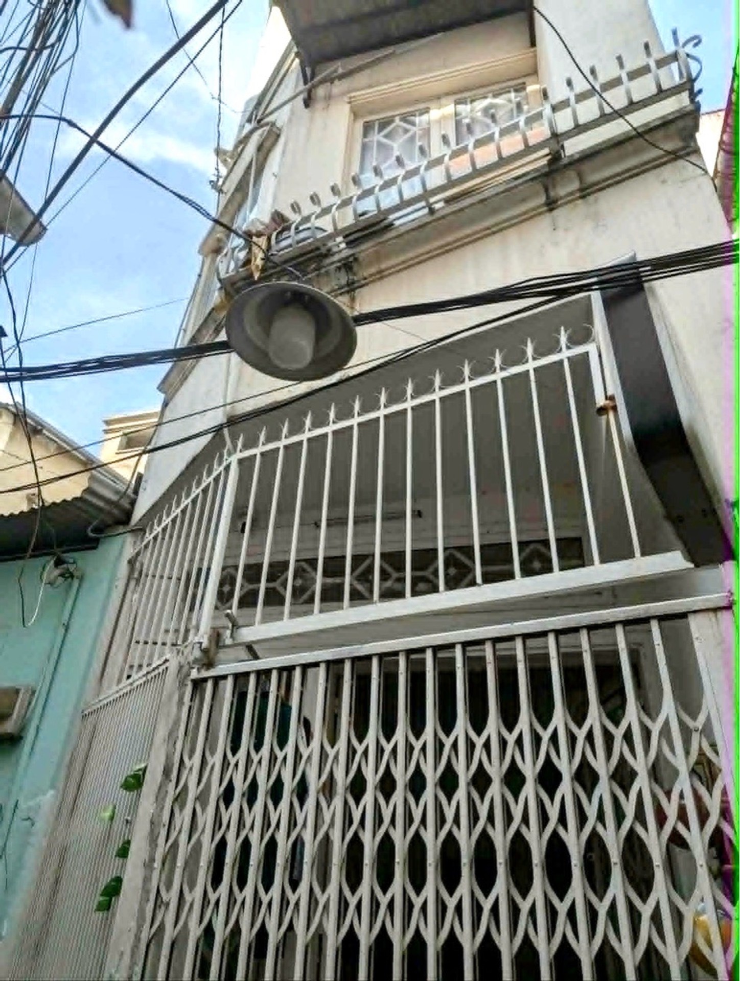Nhà 3 tầng trung tâm Quận 10, sẵn sàng vào ở ngay