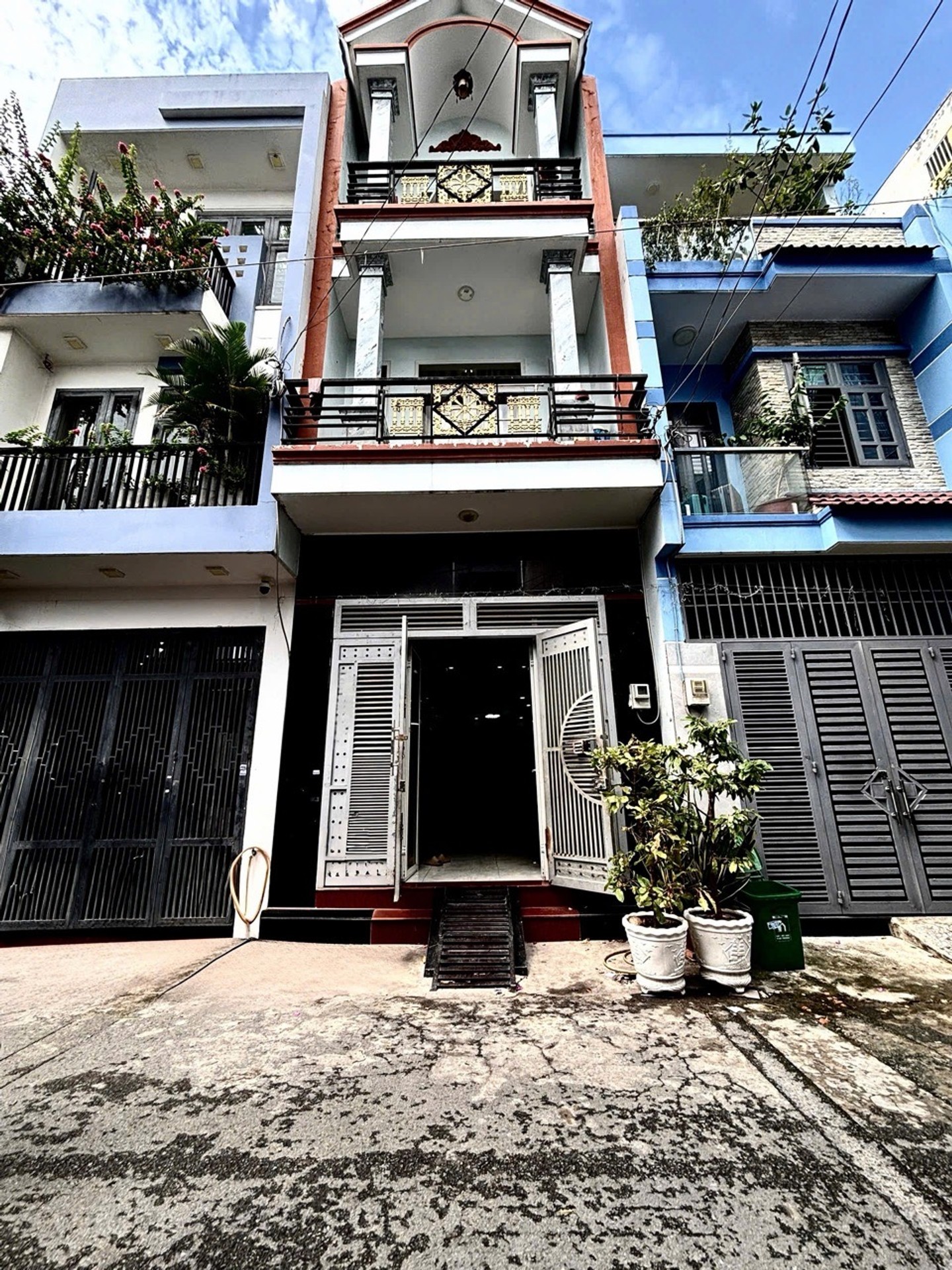 Nhà 3 tầng 60m² sát mặt tiền đường nhựa 6m Bình Tân