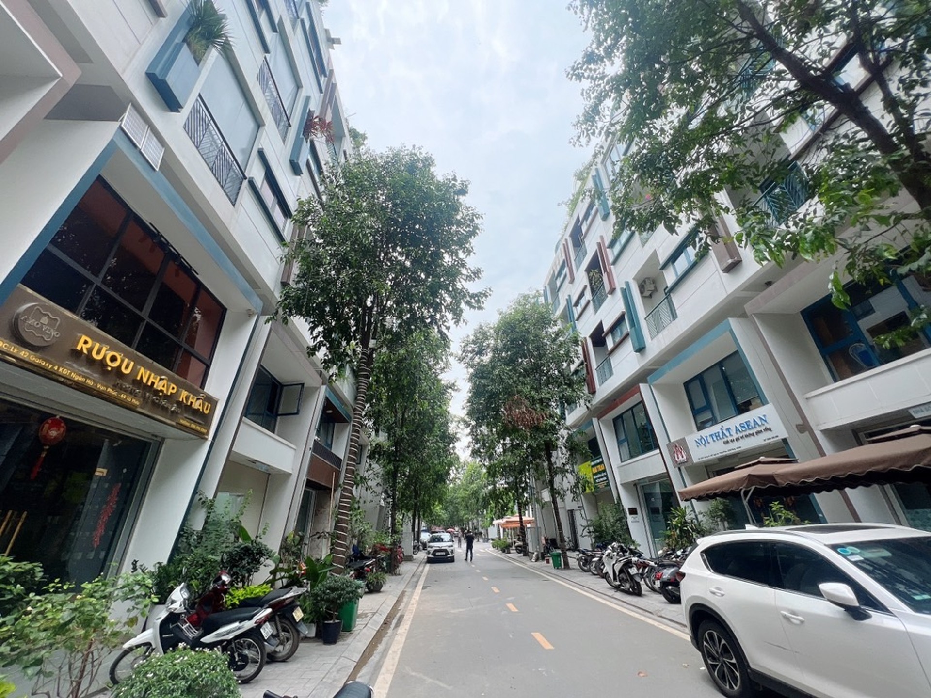 Biệt thự Galaxy Ngân Hà sầm uất, thang máy hiện đại
