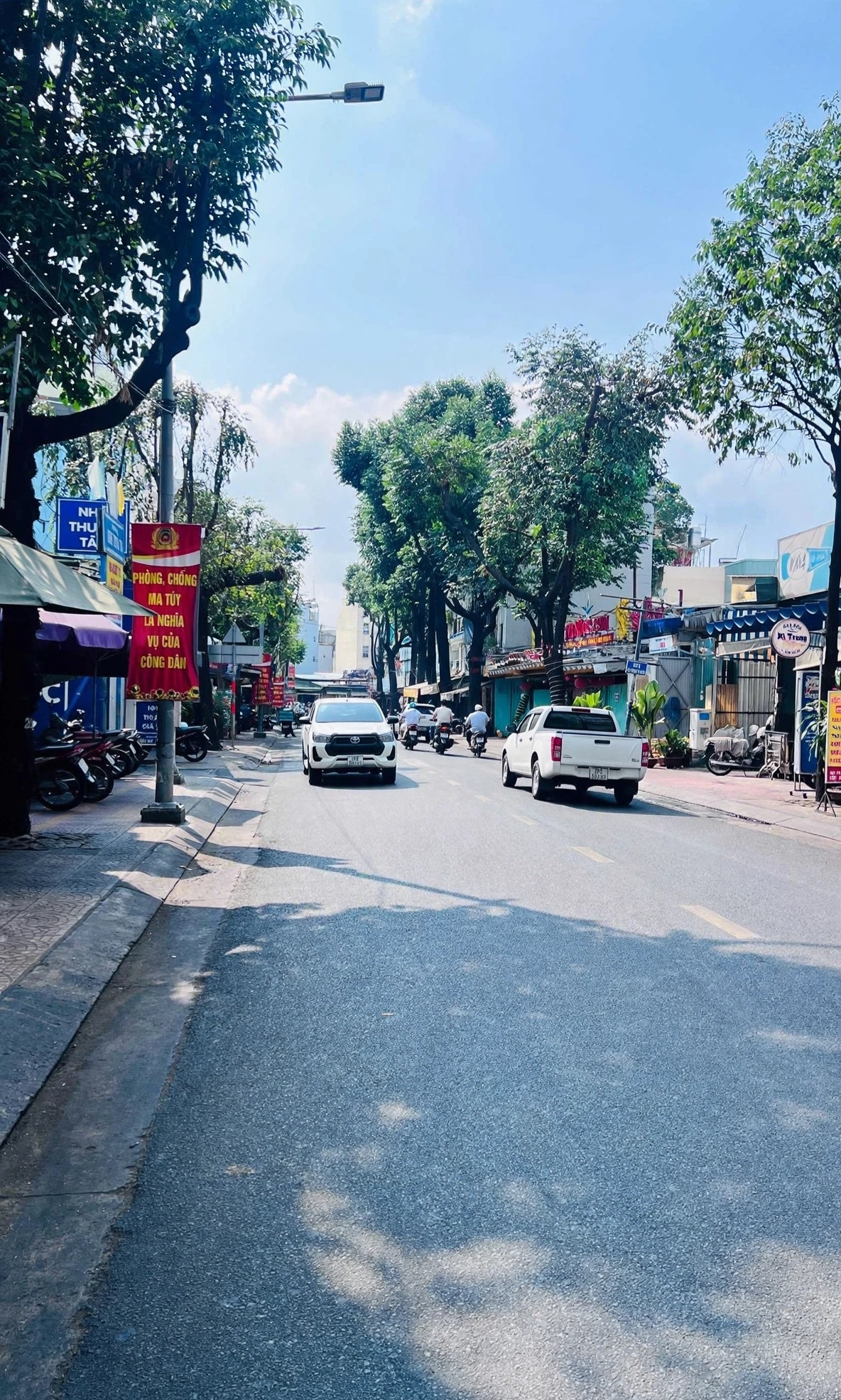 Khu ẩm thực Vĩnh Khánh - Nhà 2 Mặt Tiền - 2 Tầng- 70m2 - Dòng tiền 360Tr/Năm - Nhỉnh 15 tỷ