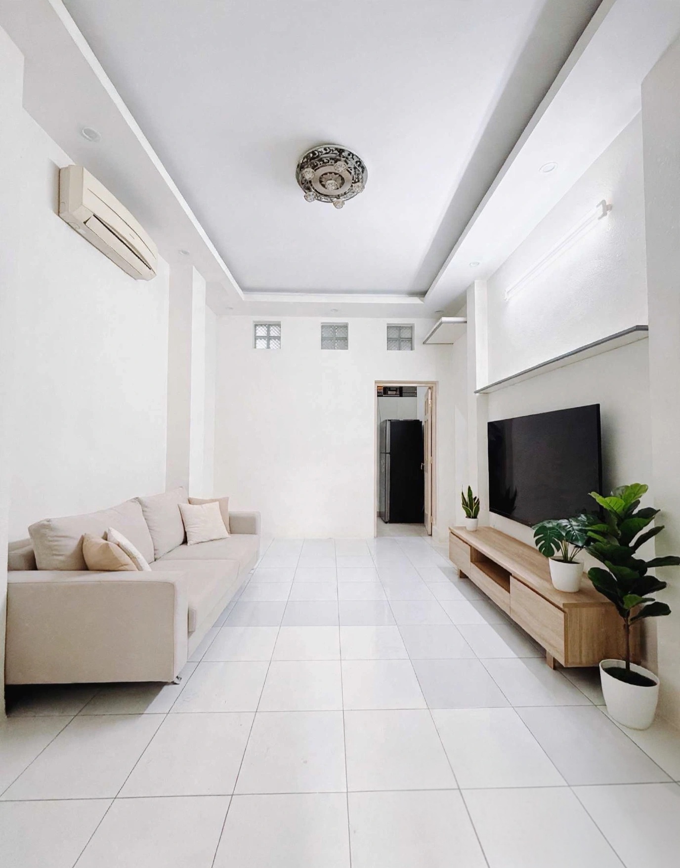 Gần khu Ẩm thực Chợ 200 Xóm Chiếu - 4 Tầng - 38m2 - 3Pn - Hẻm 4m - Sổ vuông đẹp