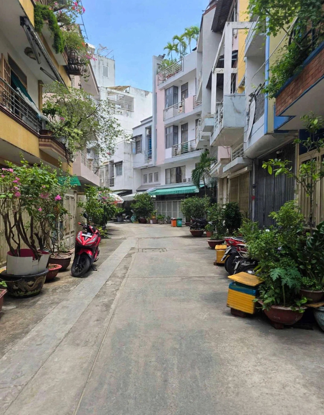 TÔN THẤT THUYẾT Q4 - HẺM XE TẢI - XE HƠI ĐỖ CỬA - 26M2 - NHỈNH 5 TỶ
KDC hiện hữu, khôn