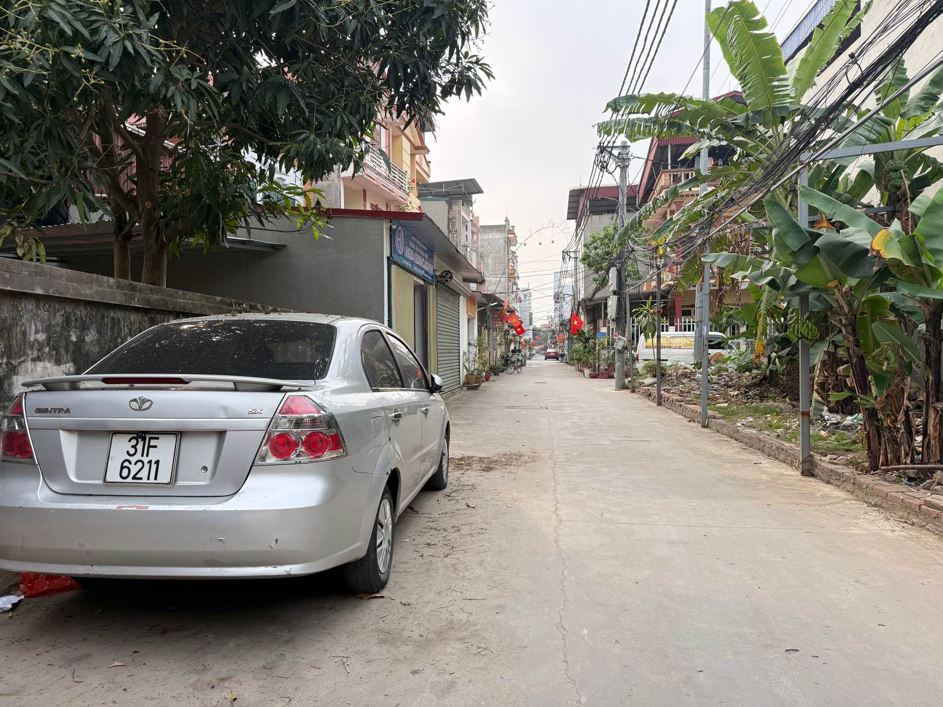 HÀNG ĐẸP GẦN CẦU THĂNG LONG .ĐANG CHO THUÊ SẴN DÒNG TIỀN .SỔ ĐỎ SẴN GIAO DỊCH