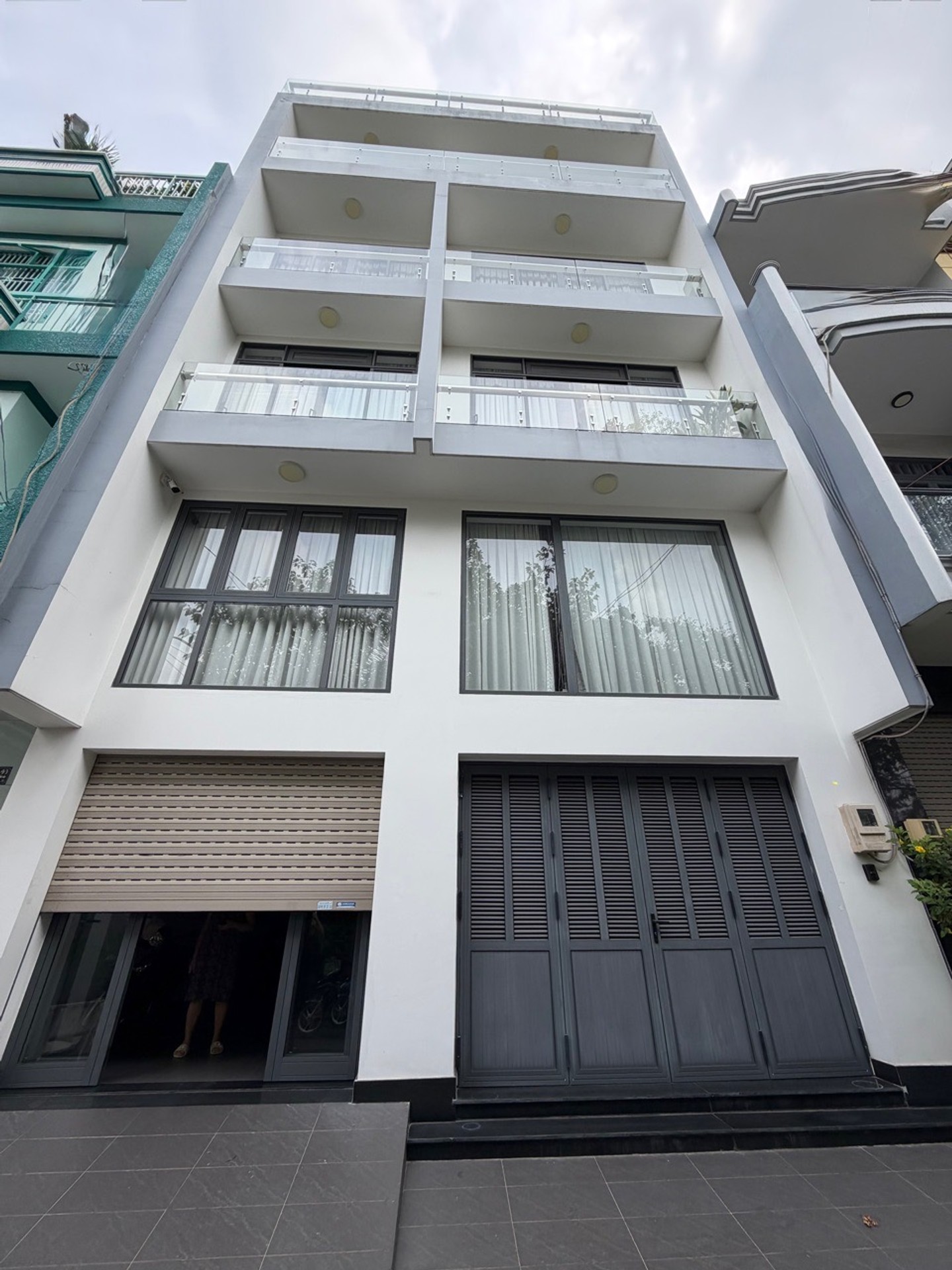 Bán nhà riêng 5 tầng mặt tiền 8m tại Tân Bình, đa phòng, thang máy, pháp lý chuẩn