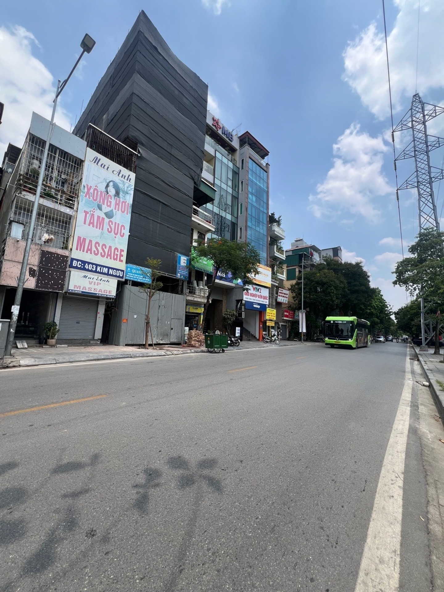 Nhà mặt phố 4 tầng lô góc quận trung tâm, giá 12 tỷ