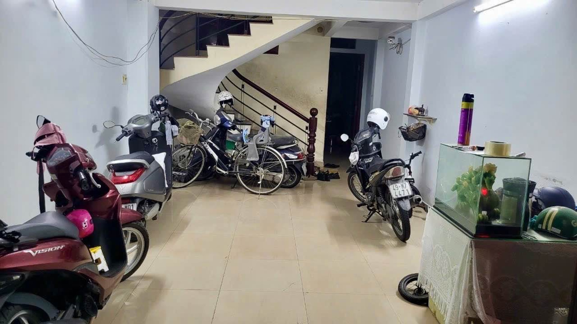Bán nhà riêng 5 tầng tại Lạc Long Quân, gần chợ vải Tân Bình, 70m2, 9 phòng ngủ