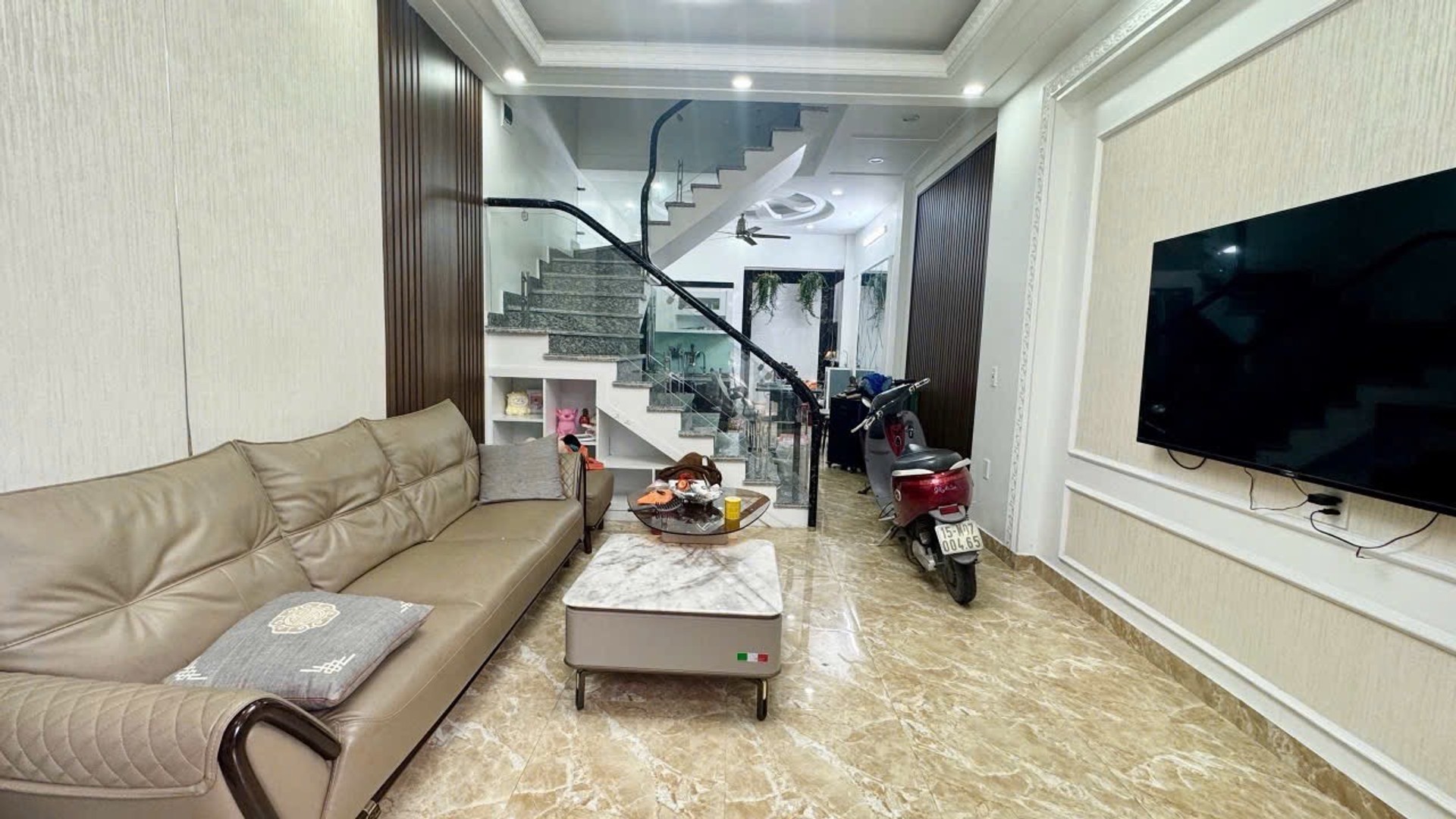 Nhà 4 tầng sạch đẹp ngay Đông Khê - ô tô đỗ gần, sống an yên