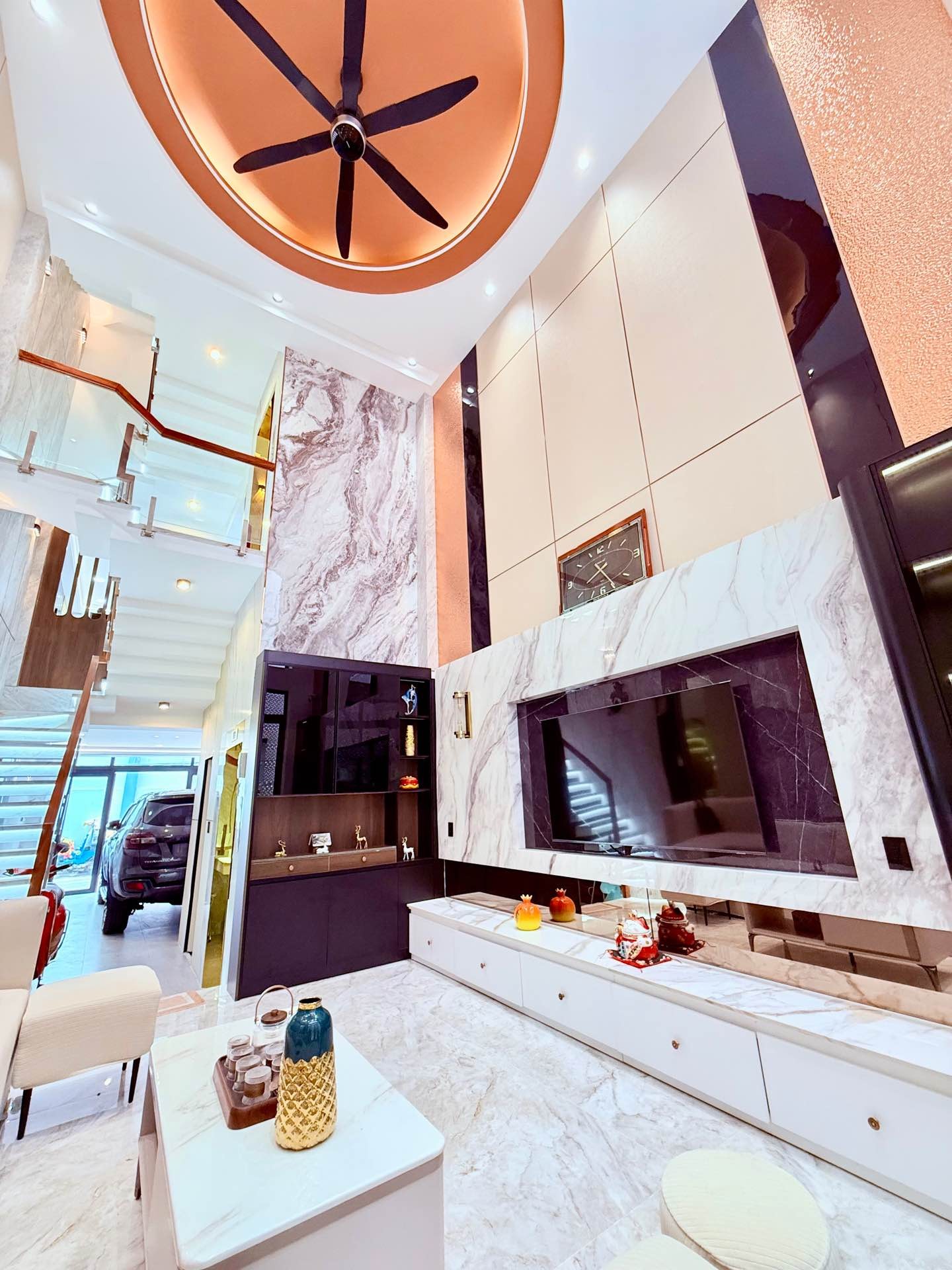 Nhà 6 Tầng Thang Máy Full Nội Thất, Giá Ưu Đãi Tại Quang Trung