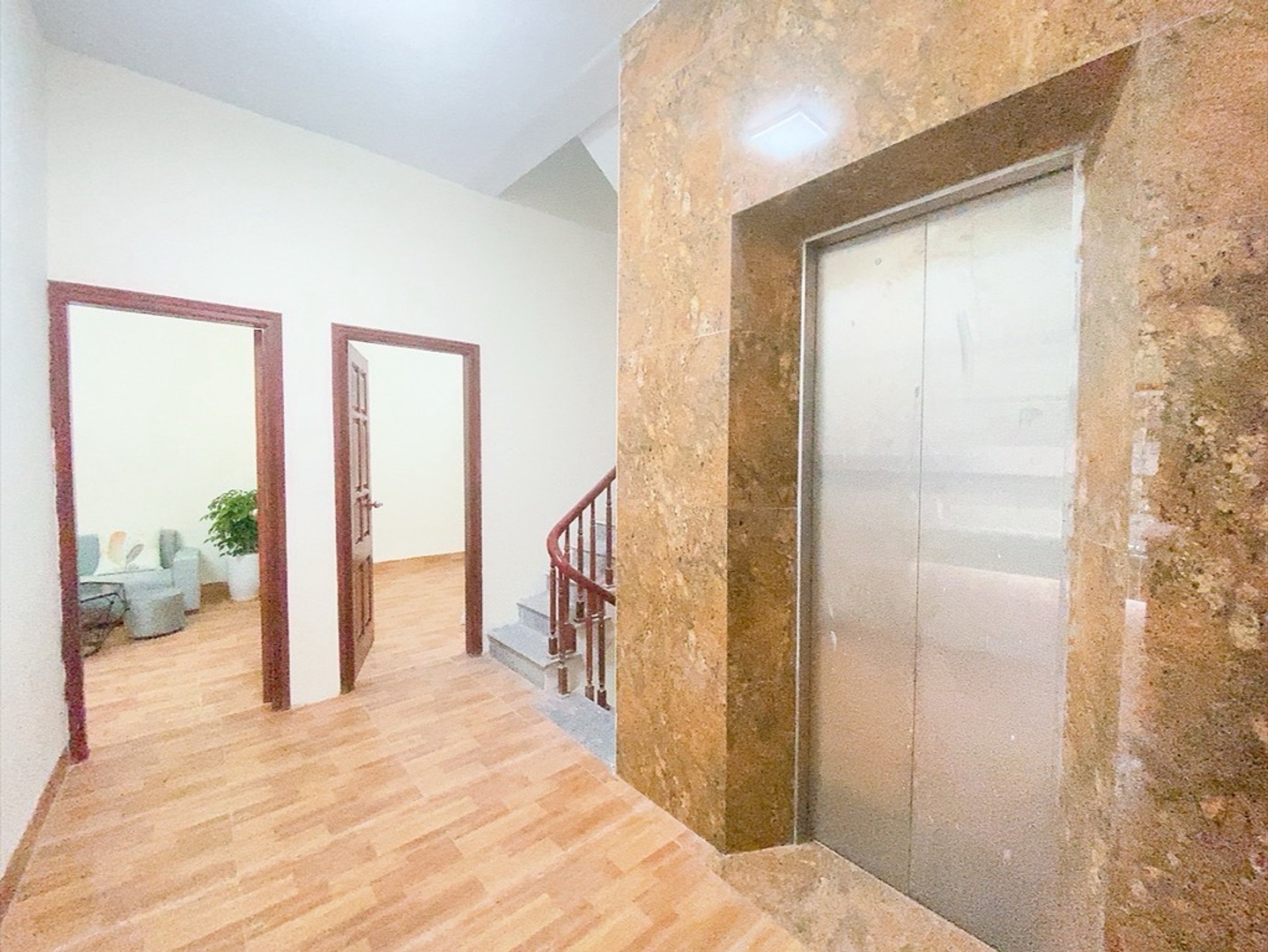 Bán chung cư mini tại Triều Khúc, 74m², 26 phòng khép kín, thang máy, hiệu suất cho thuê cao