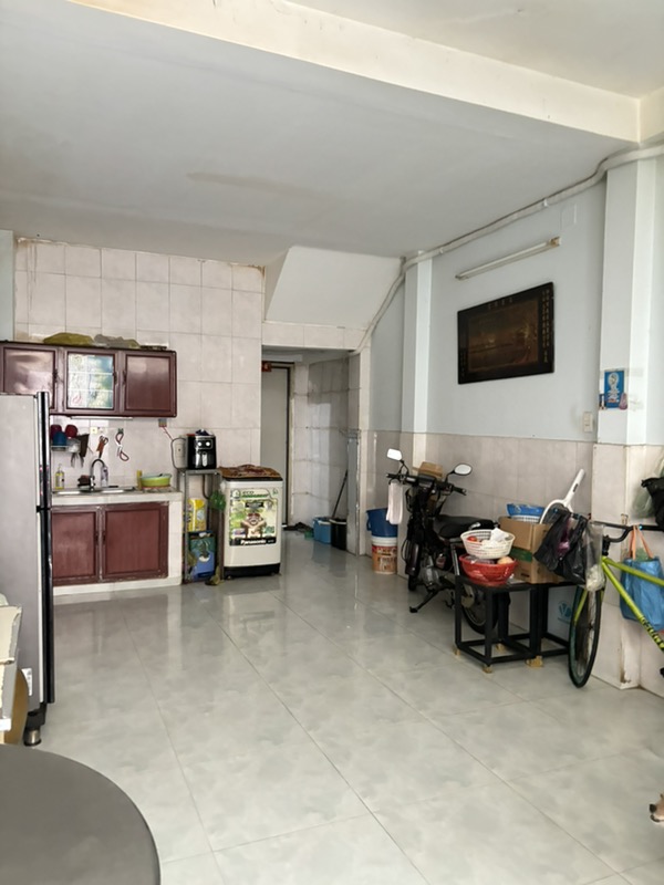 Nhà mặt phố kết cấu xịn, mặt tiền đắt giá giảm sốc