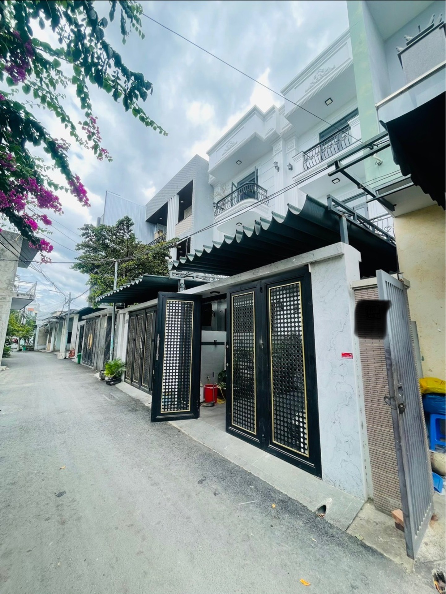 Nhà 3 tầng kiên cố gần biển, tiện nghi đầy đủ tại Tô Hiệu