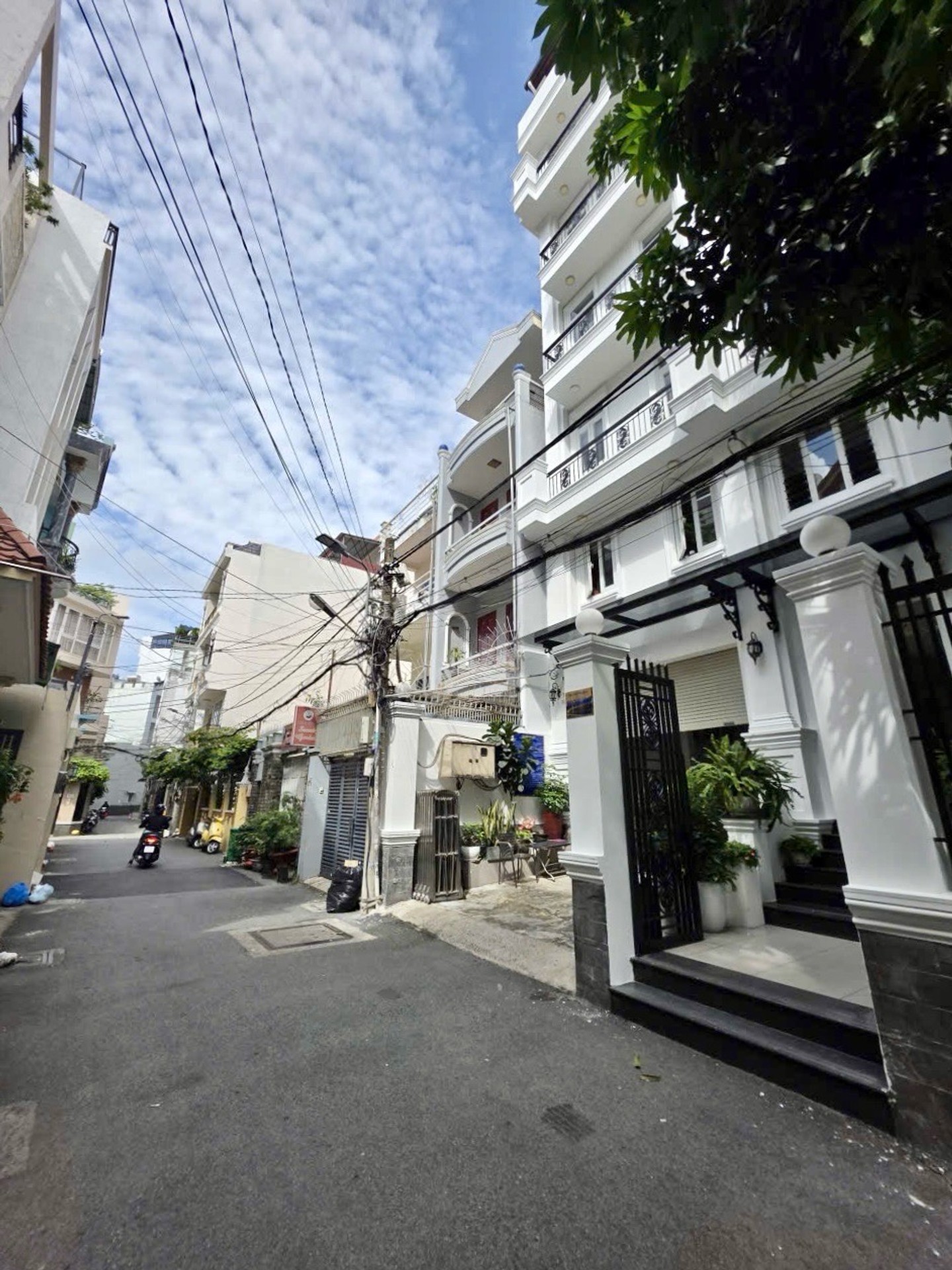Tòa nhà CHDV gần sân bay Tân Sơn Nhất, sinh lời ổn định