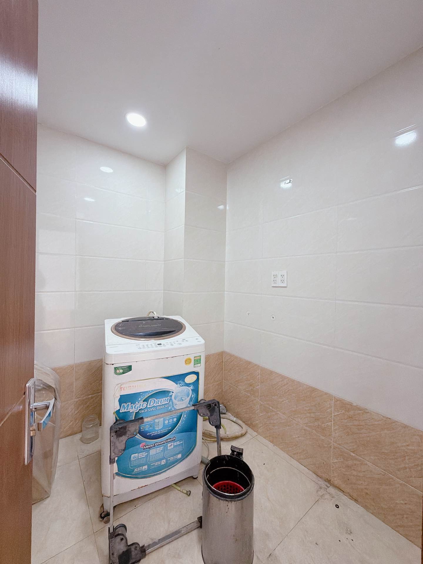 Nhà 7 tầng tiện nghi giữa trung tâm Quận 5, sẵn hầm, thang máy