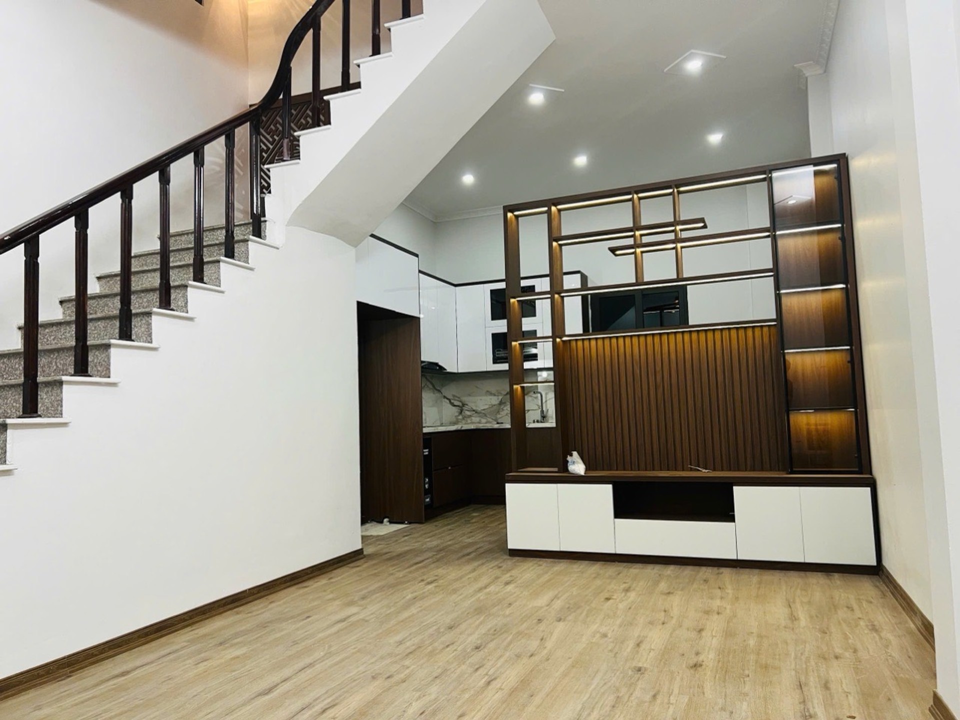 Nhà 5 tầng diện tích 46m2 tại Tây Mỗ giá tốt giảm 300 triệu, Chỉ hơn 8 Tỷ, Sat Mỹ Đình
