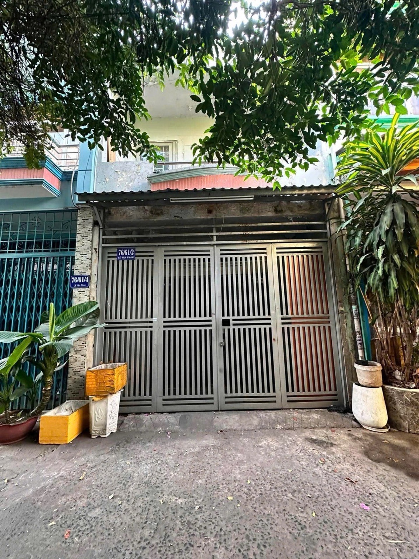 Nhà đẹp hẻm xe hơi gần chợ vải Phú Thọ Hòa