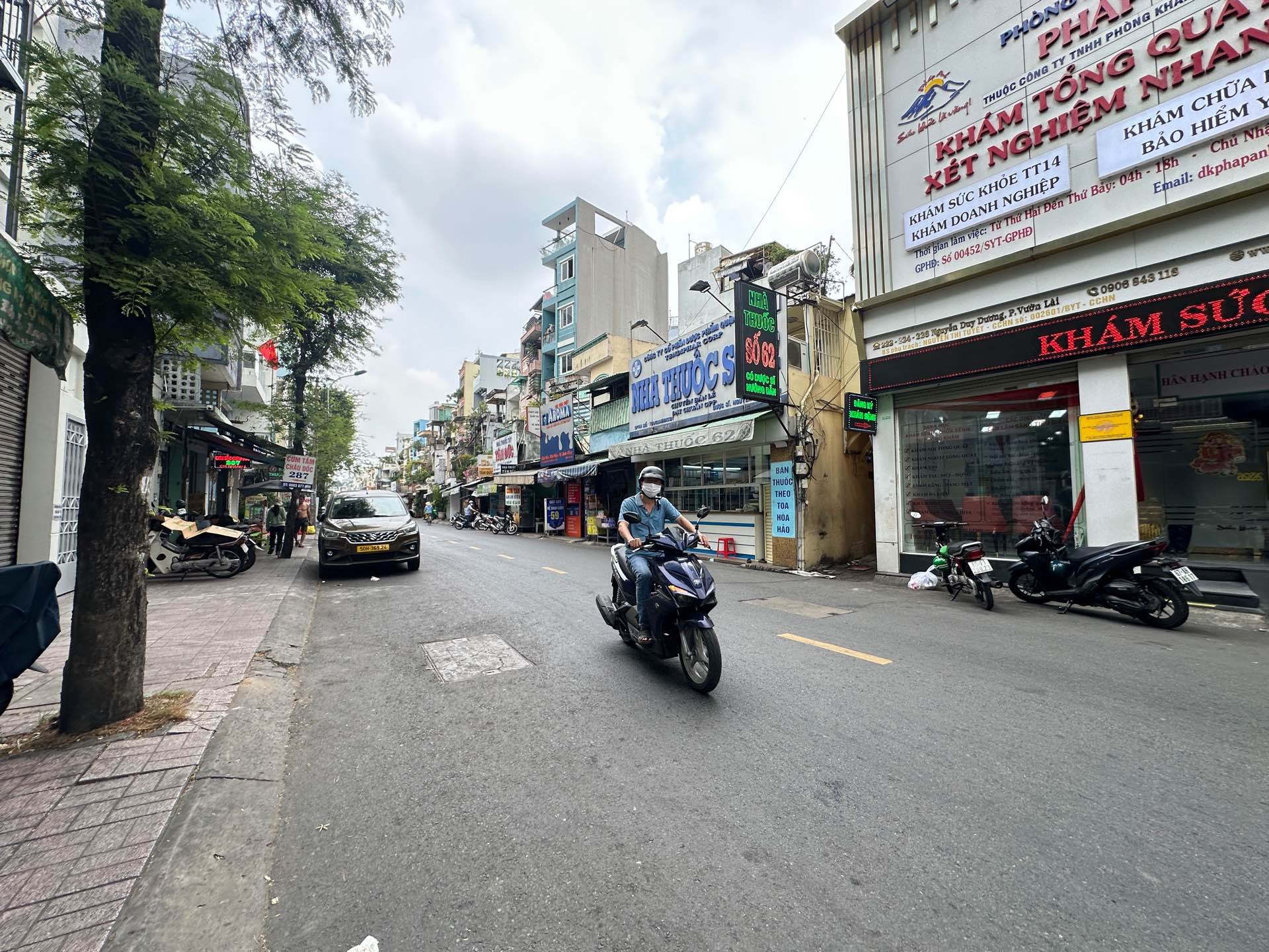 Phòng khám đa khoa 7 tầng mặt tiền Nguyễn Duy Dương giá hấp dẫn