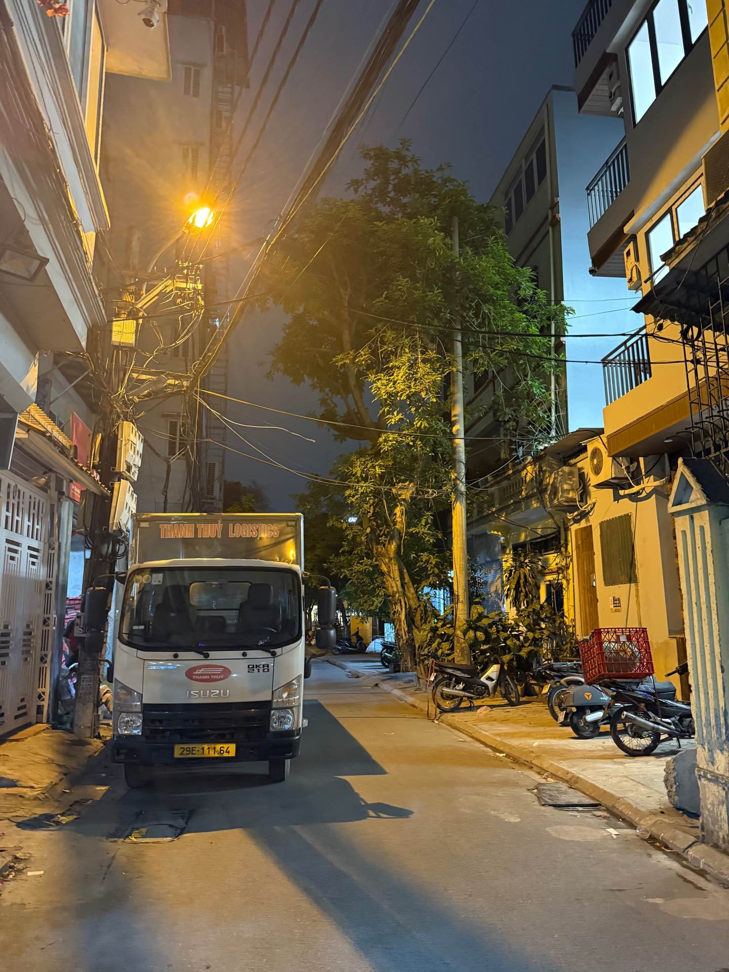 Nhà góc 2 mặt thoáng, ô tô tránh, kinh doanh đỉnh tại Trương Định, Hoàng Mai. DT68m2, MT5,3m.