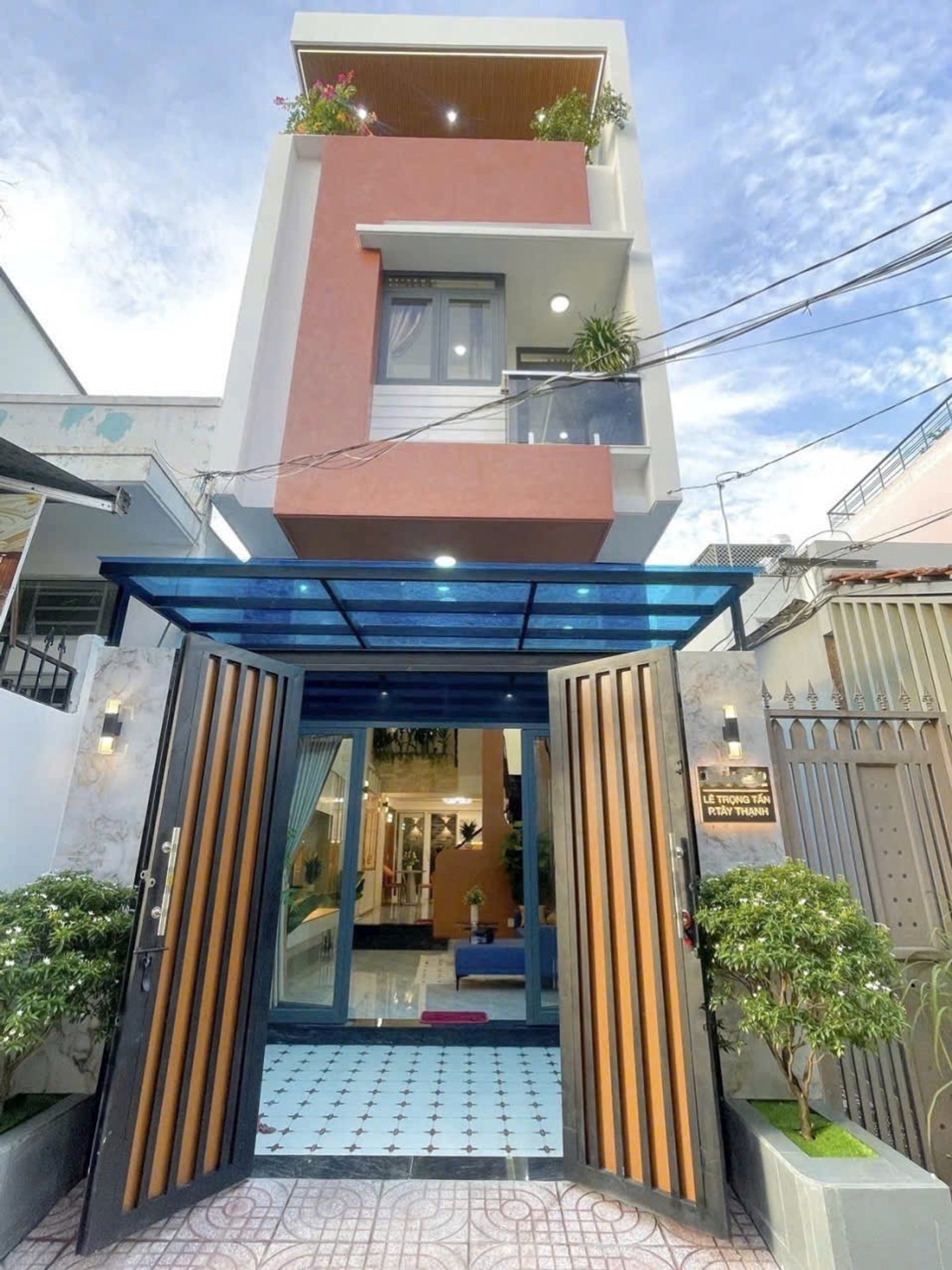 Nhà đẹp 4PN đúc 3 tấm hẻm rộng - Lê Trọng Tấn Tân Phú giá siêu hợp