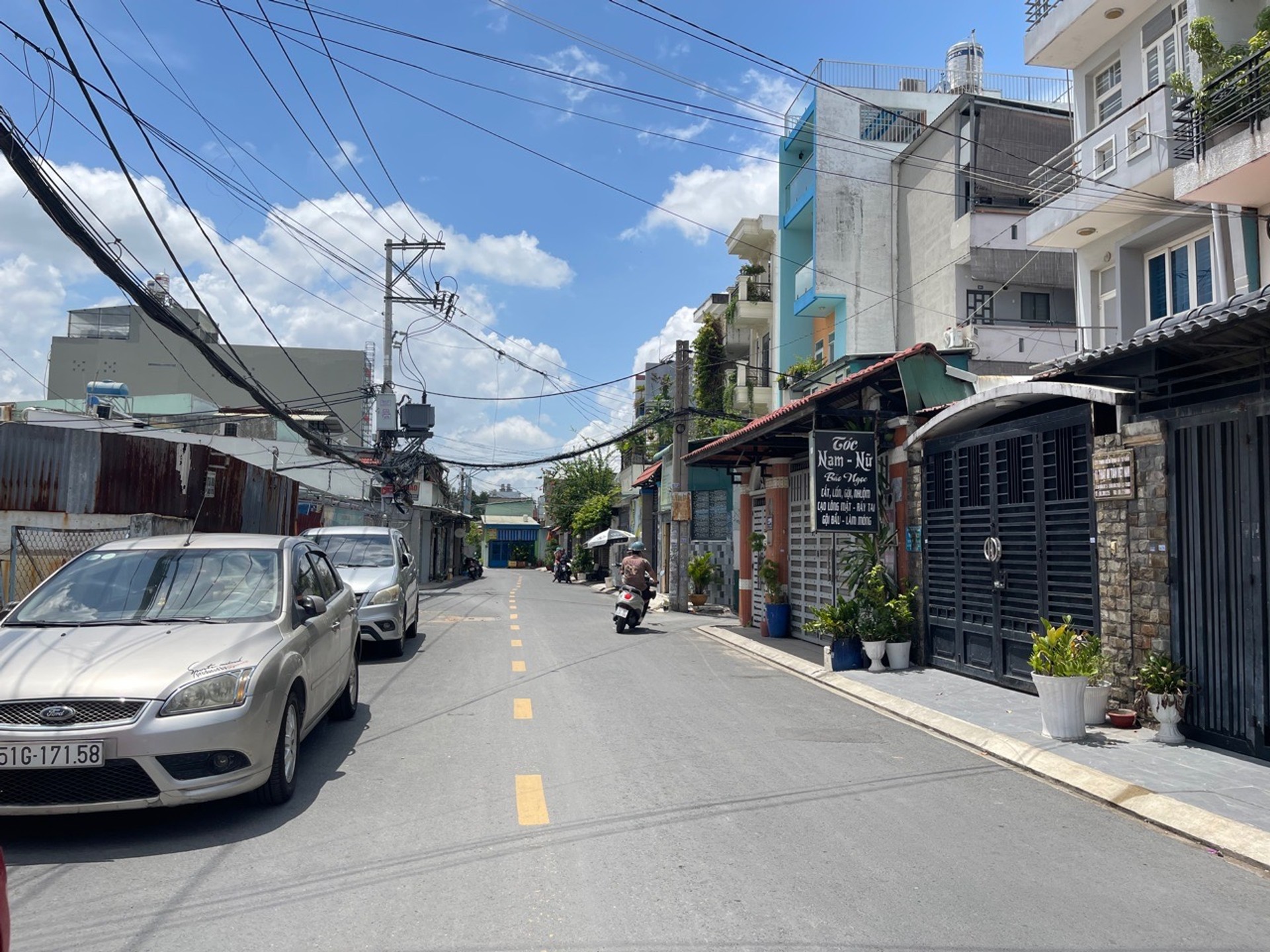 Nhà mặt phố Đông Hưng Thuận - vị trí đắc địa, giá hấp dẫn