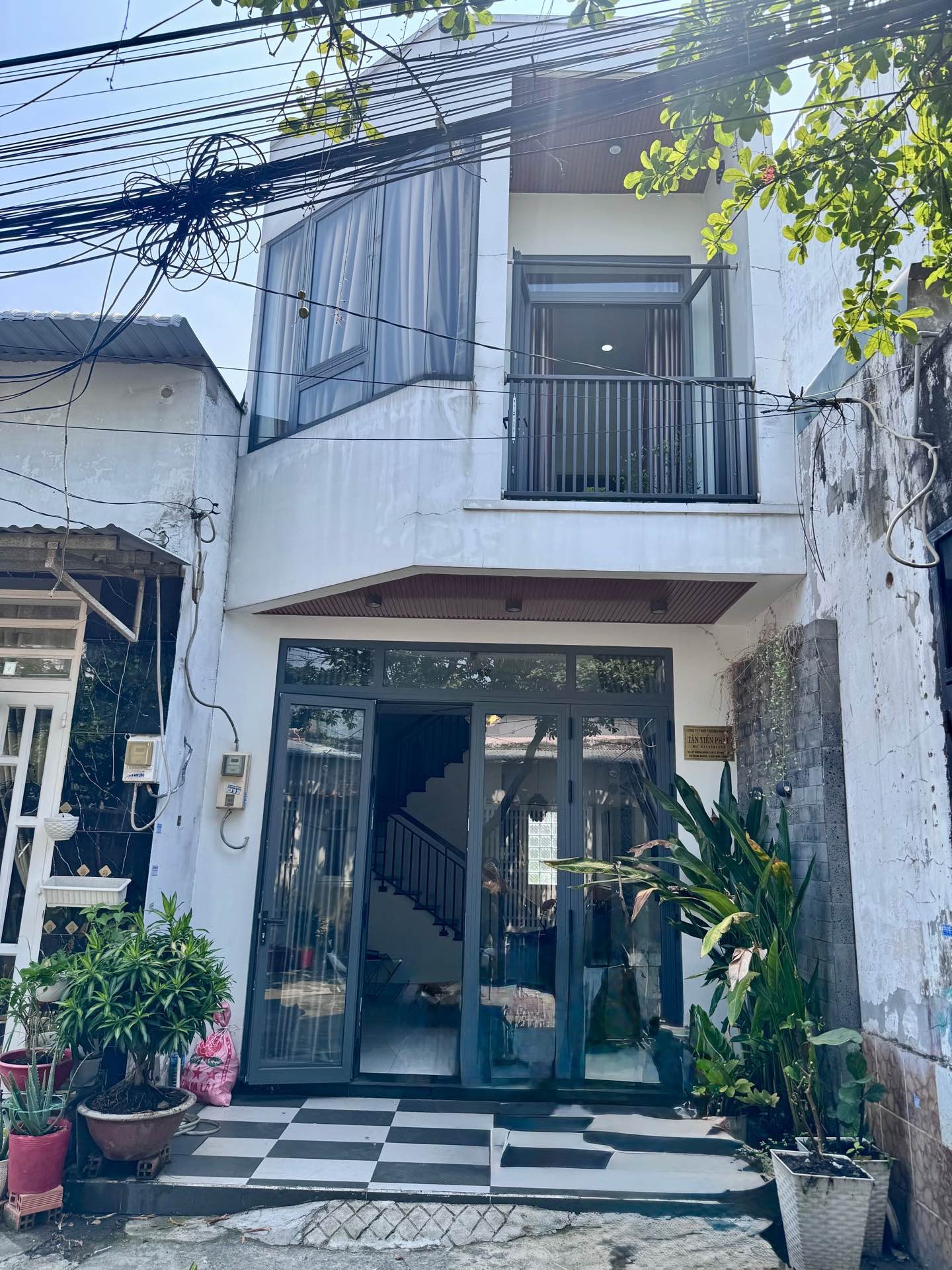 Nhà 2 tầng xinh xắn, nội thất sang trọng, vị trí trung tâm Đồng Tâm Trung Chánh Hóc Môn