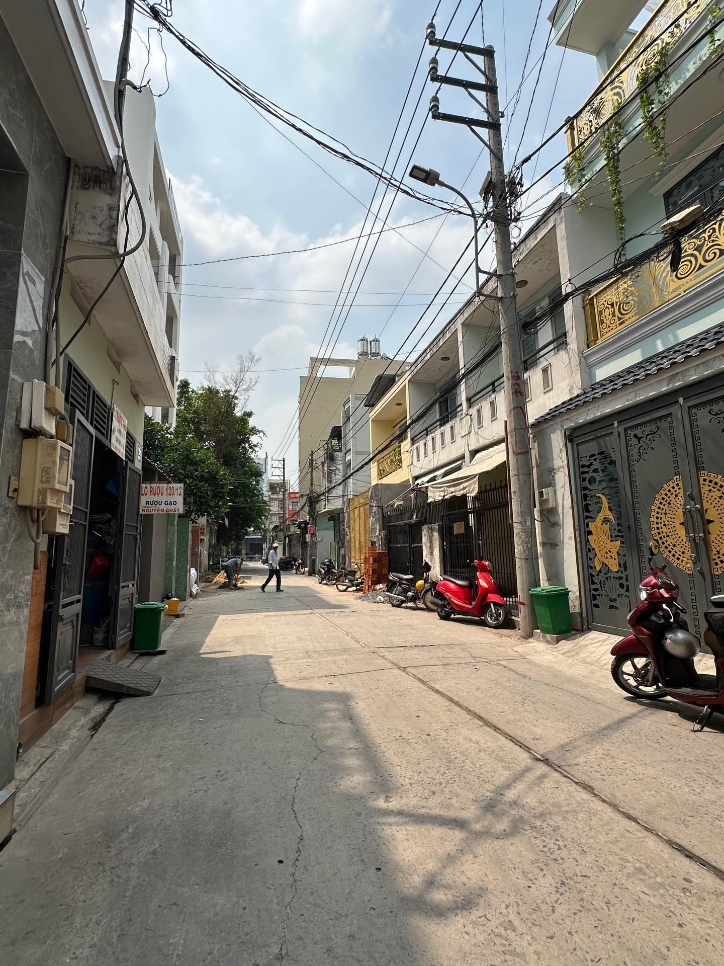 Nhà 5 tầng có thang máy, 7 phòng ngủ, hẻm xe hơi tại Bình Tân