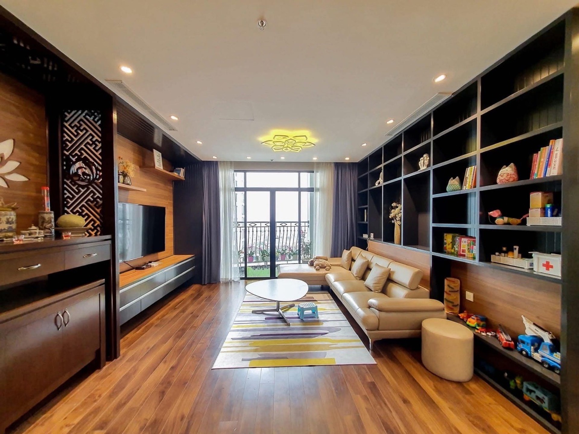 Bán căn hộ 3 phòng ngủ tầng 7 khu đô thị Royal City, Thanh Xuân, diện tích 113.1 m2